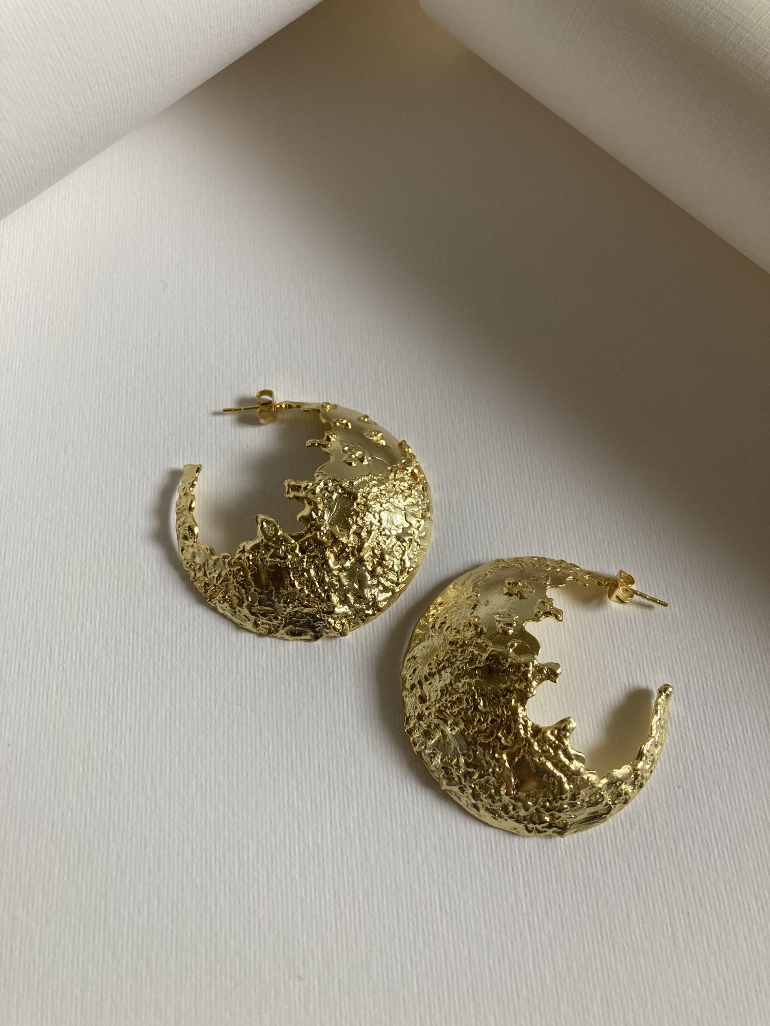 14k Gold Plated Curved Shell Earring