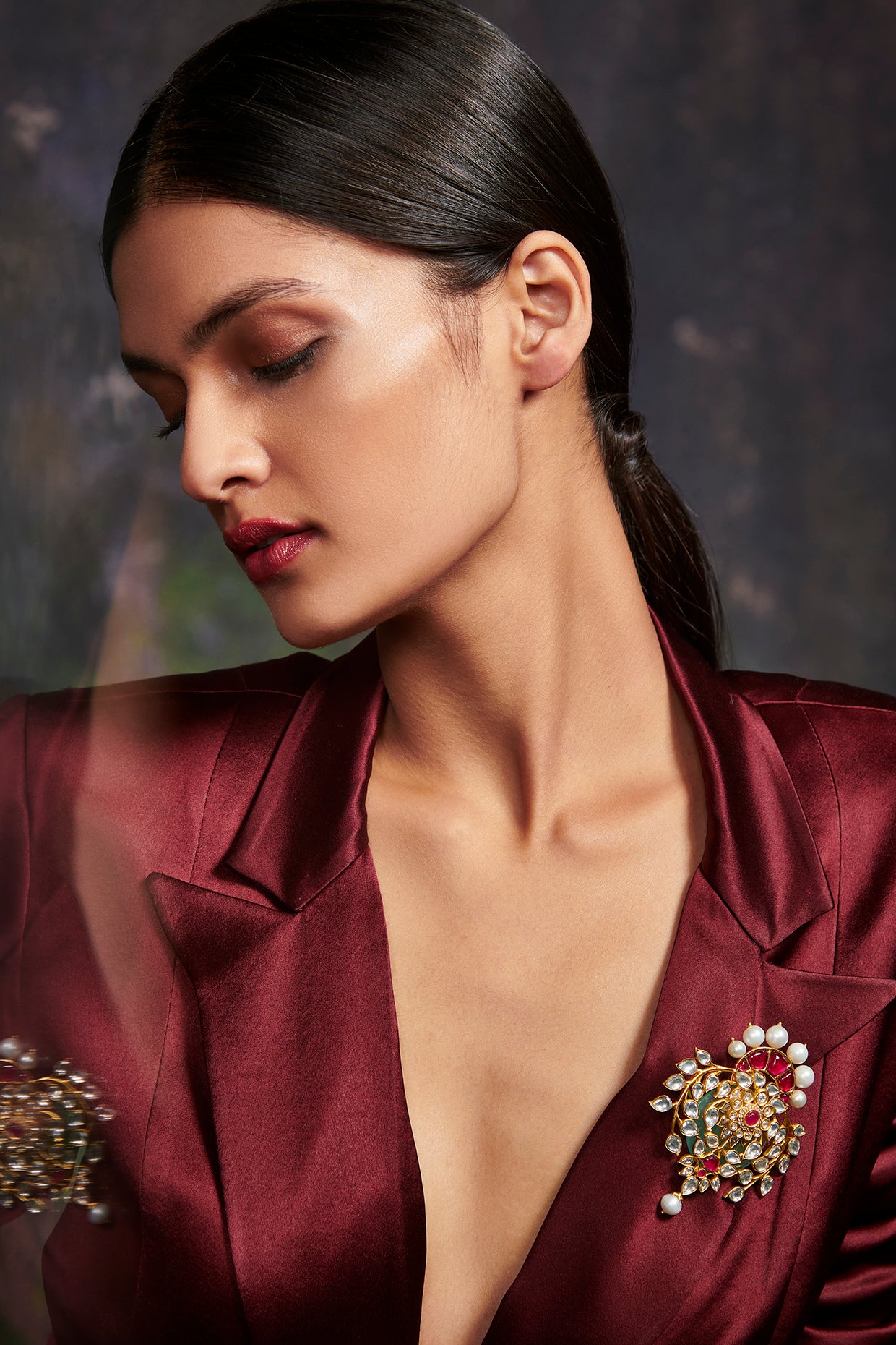 22kt Gold Plated Queen Of Hearts Embellished Brooch