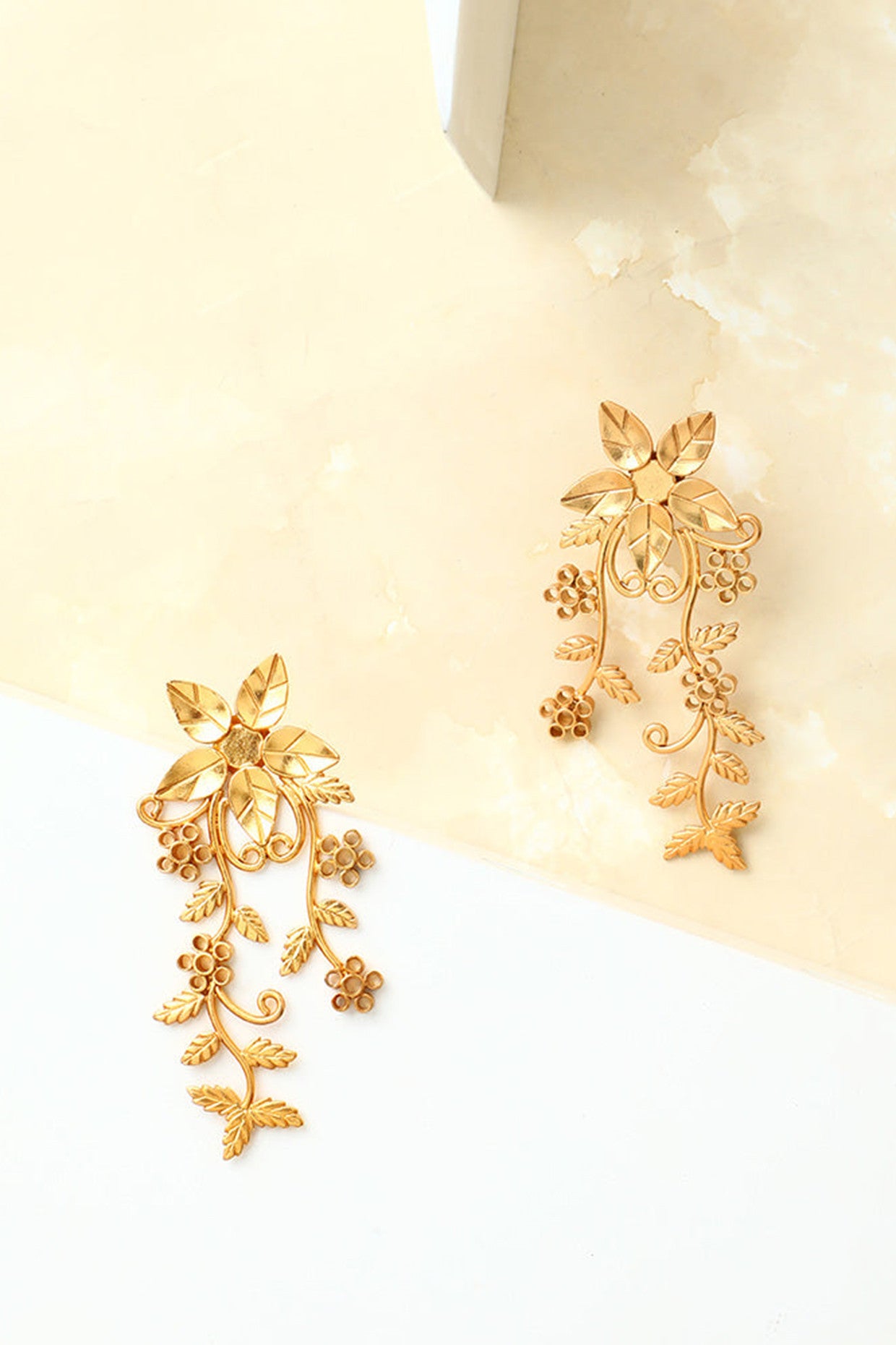 22kt Gold Plated Mesmerizing Foliage & Leaves Earrings