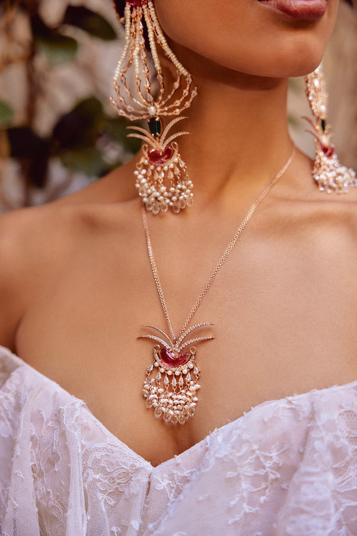 22kt Rose Gold Plated Rose Swarovski and Pearl Necklace