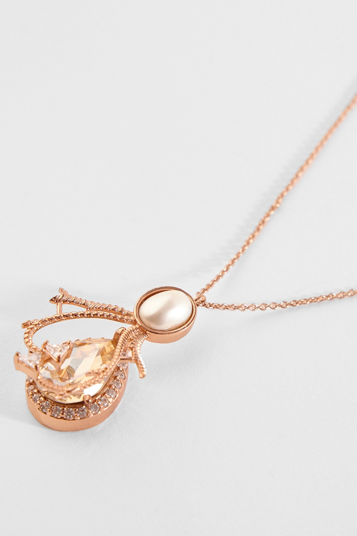 22kt Rose Gold Plated Pearl and Zircon Necklace