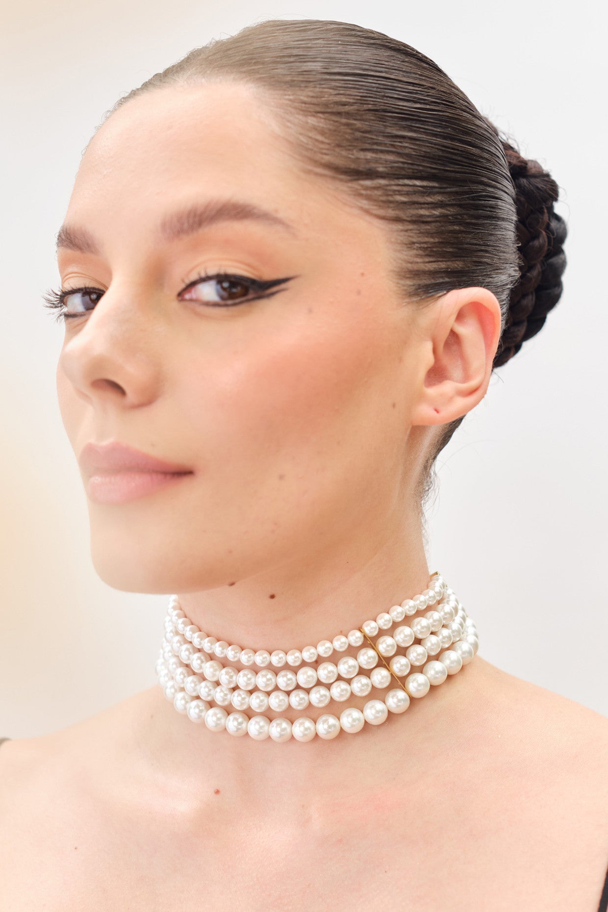 Classic Pearl Choker