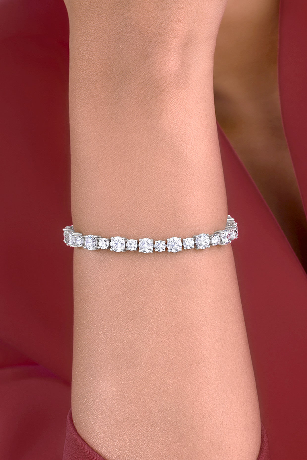 Round Cut White Swarovski Zirconia Solitaire Bracelet