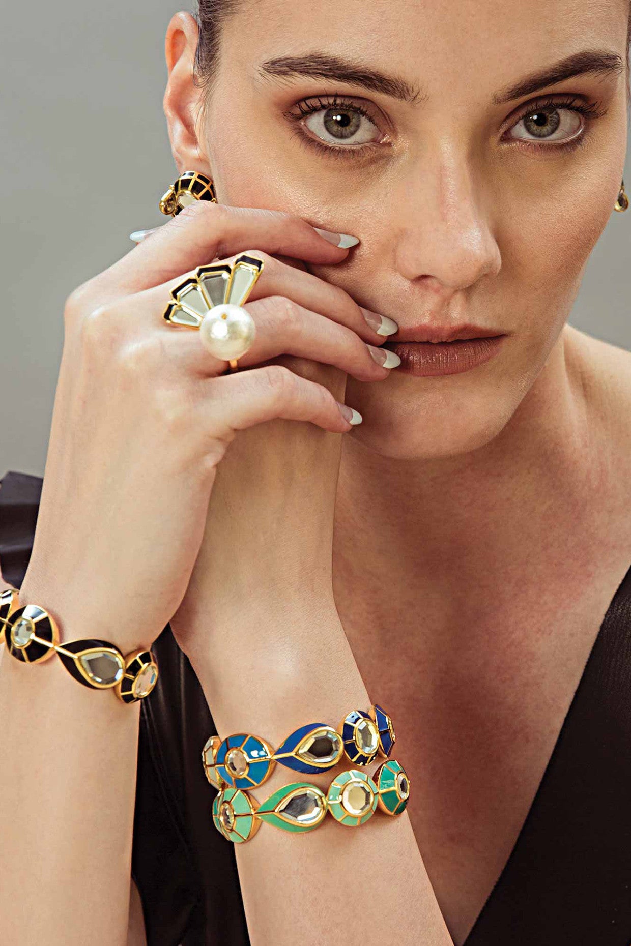 Ayaana Mirror And Pearl Fan Ring