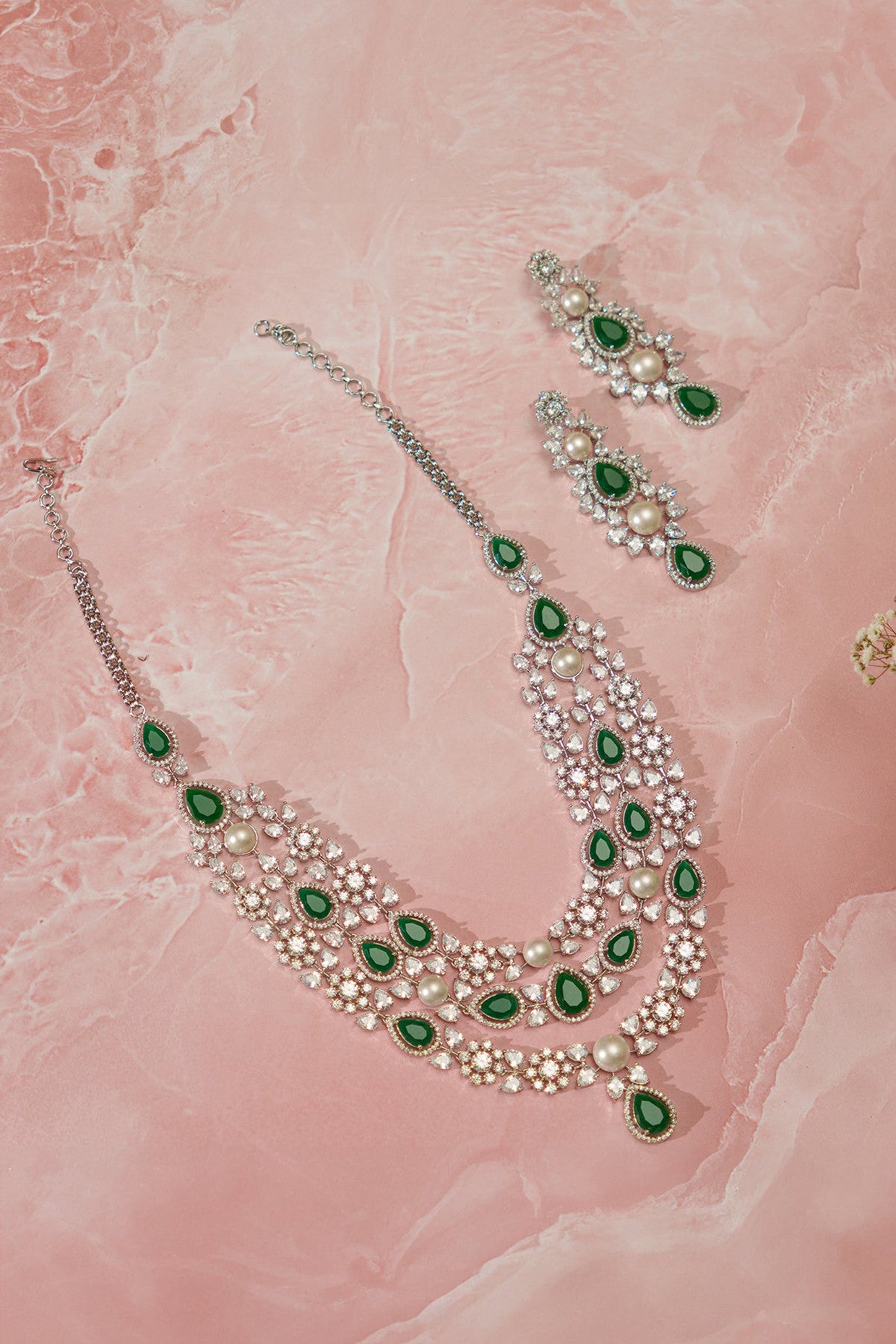 Reet Emerald Diamond Necklace Set