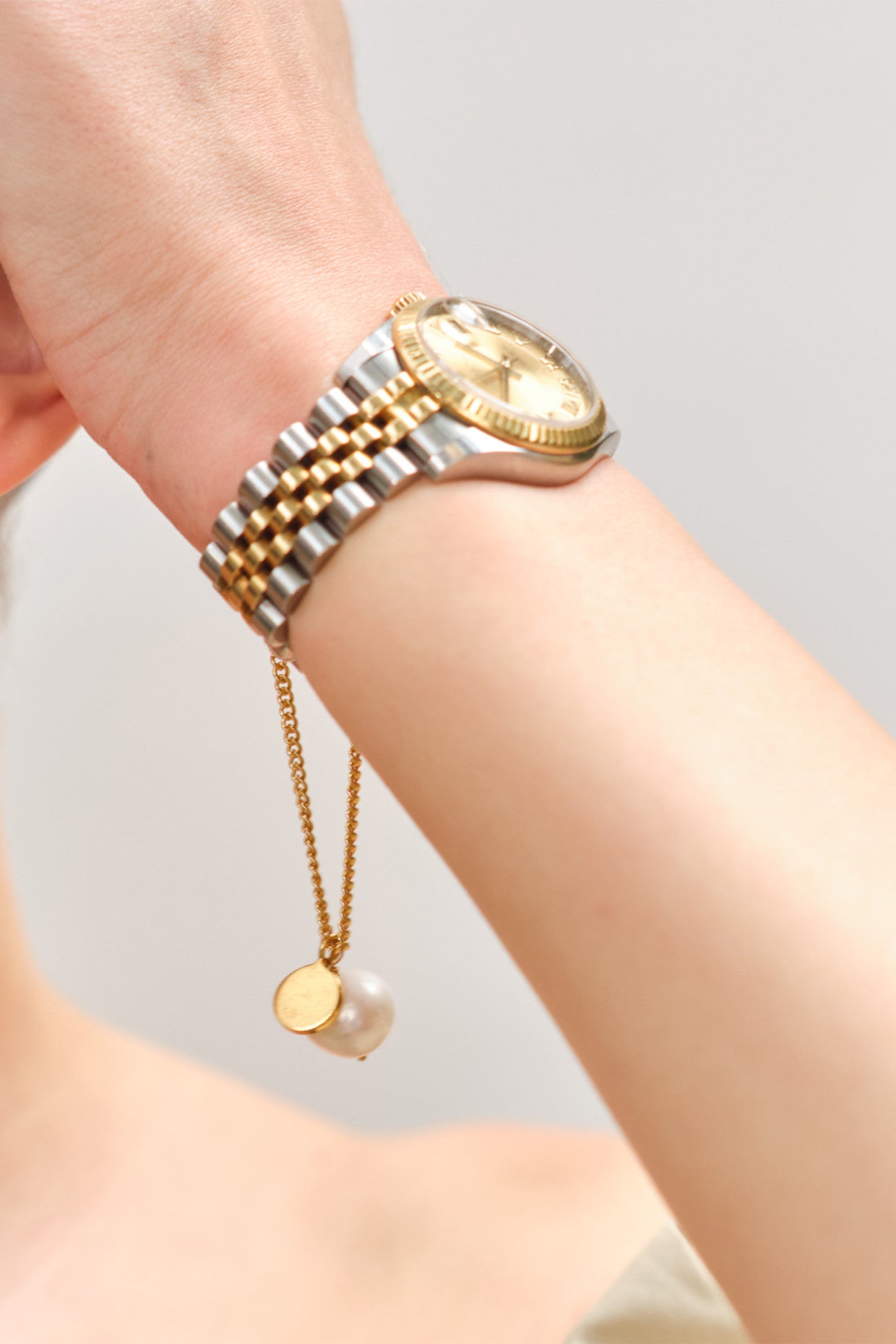 Classic Pearl Watch Charm 22Kt Gold-Plated