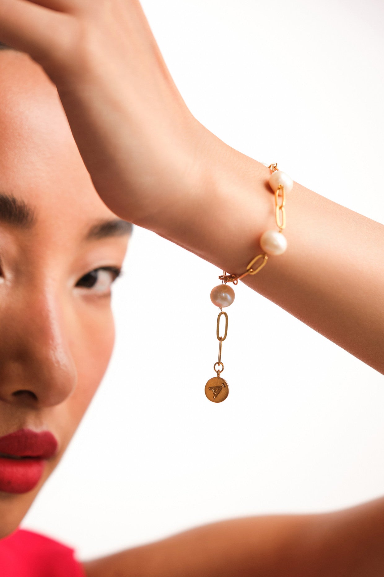 Dainty Linked Pearl Bracelet in 22Kt Gold Plating