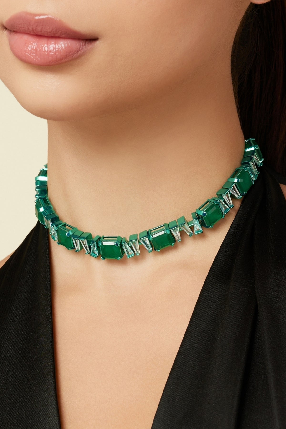 Memoire Emerald Botox Choker Necklace