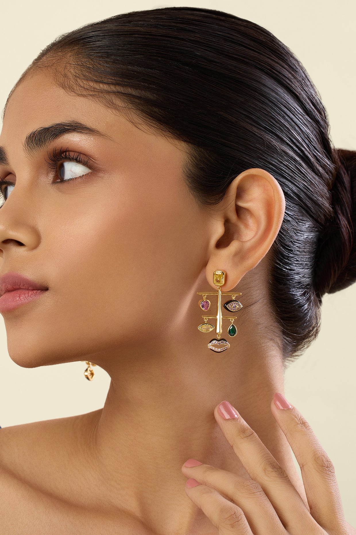 Onera Statement Earrings In 18Kt Gold Plated