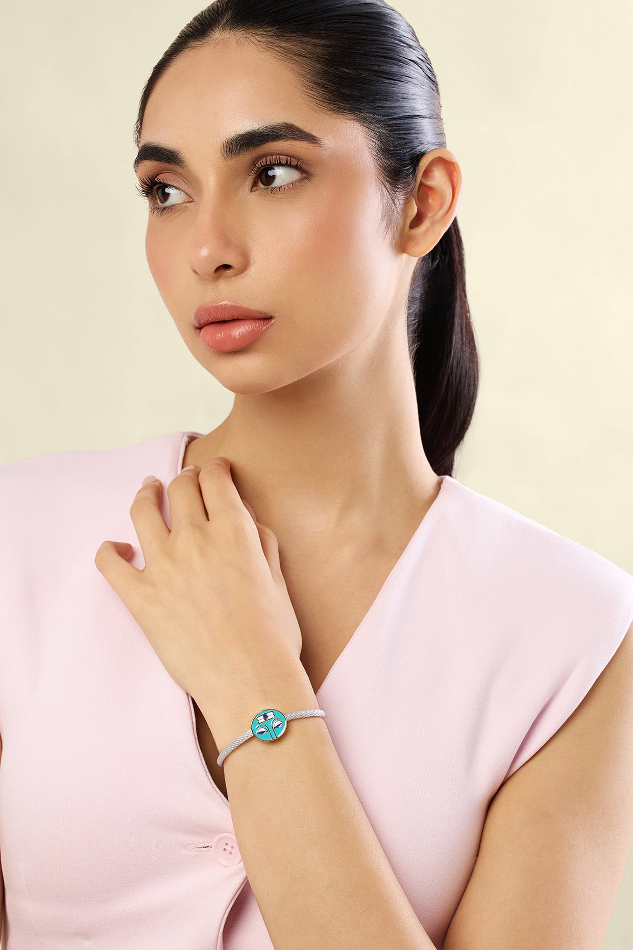 Shivaay Bracelet In 18kt Gold Plated