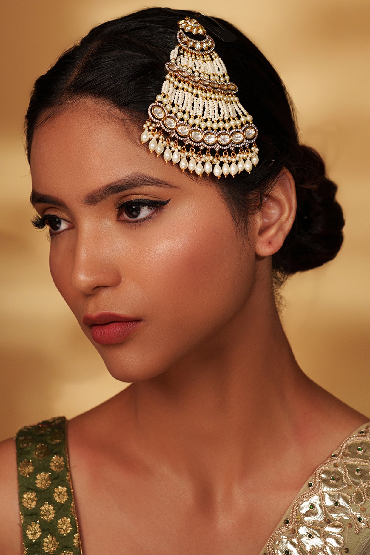 Jasvee White Kundan Passa