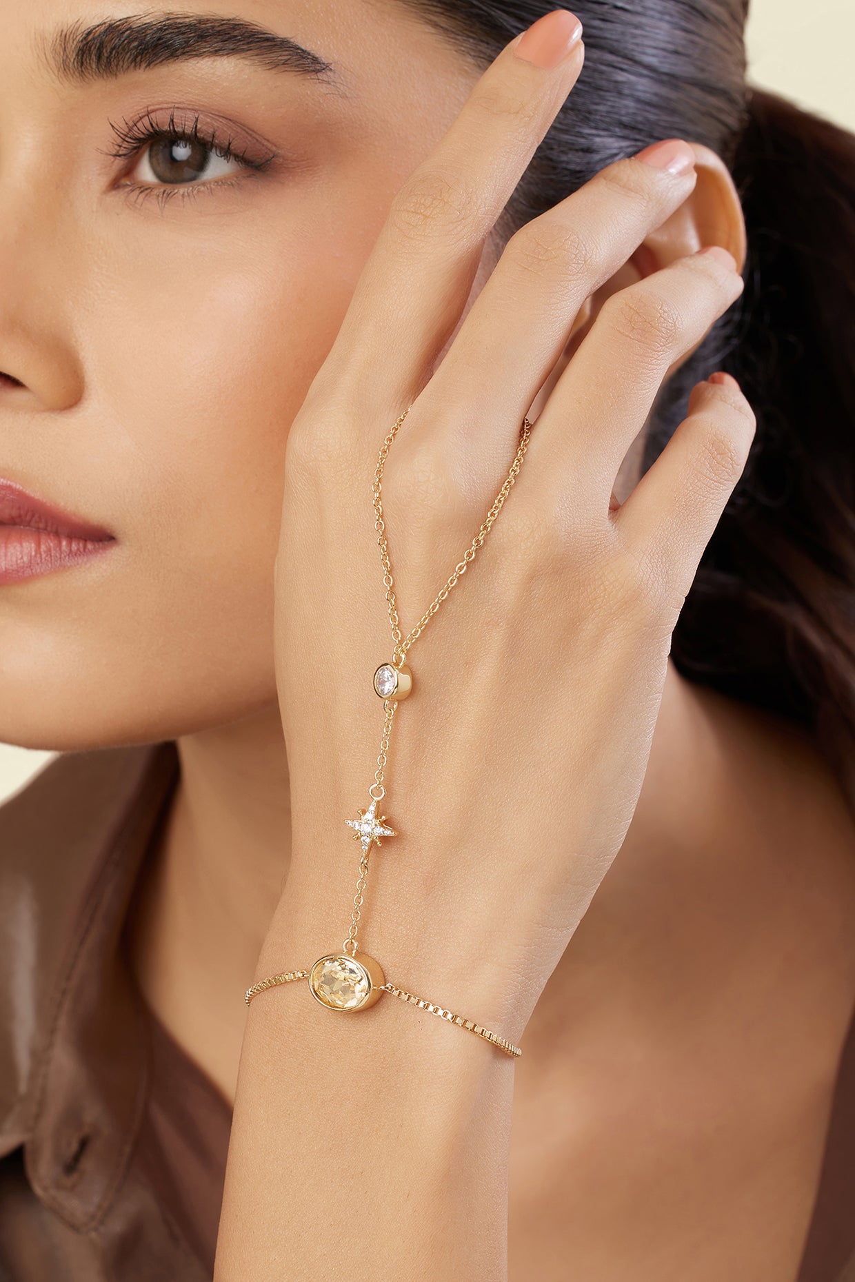 Amrita's Pocaris Hand Harness In 18Kt Gold Plated