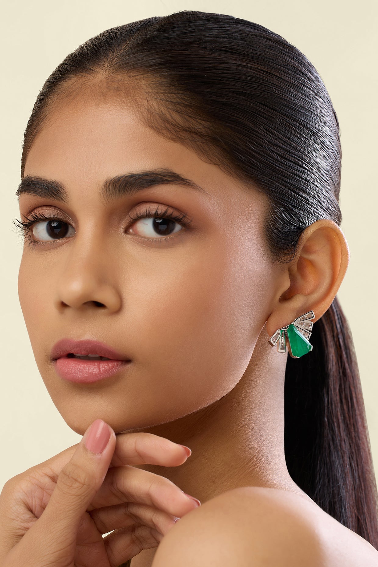 Gatsby Emerald Studs In Rhodium Plated