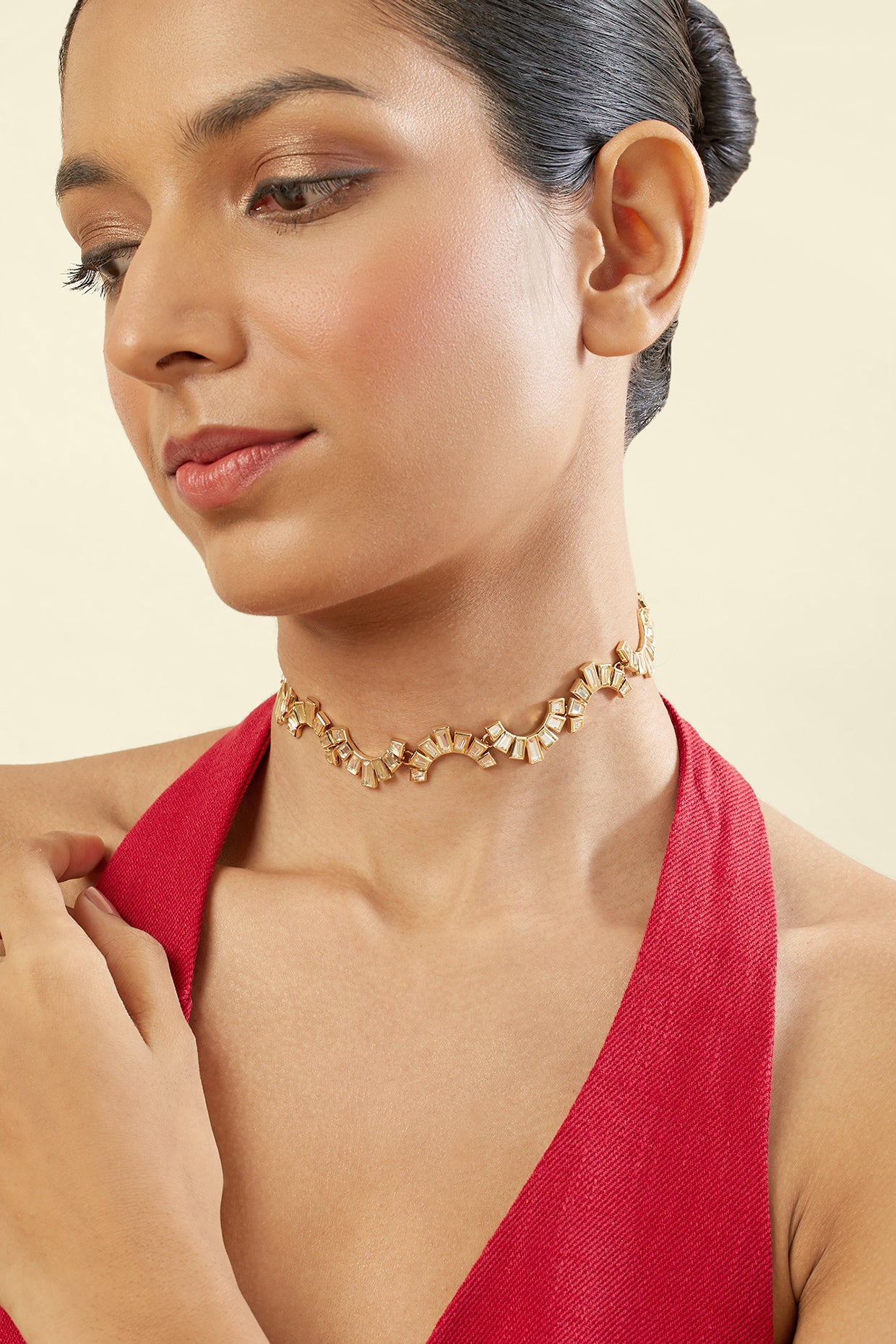 Veevo Choker Necklace In 18Kt Gold Plated
