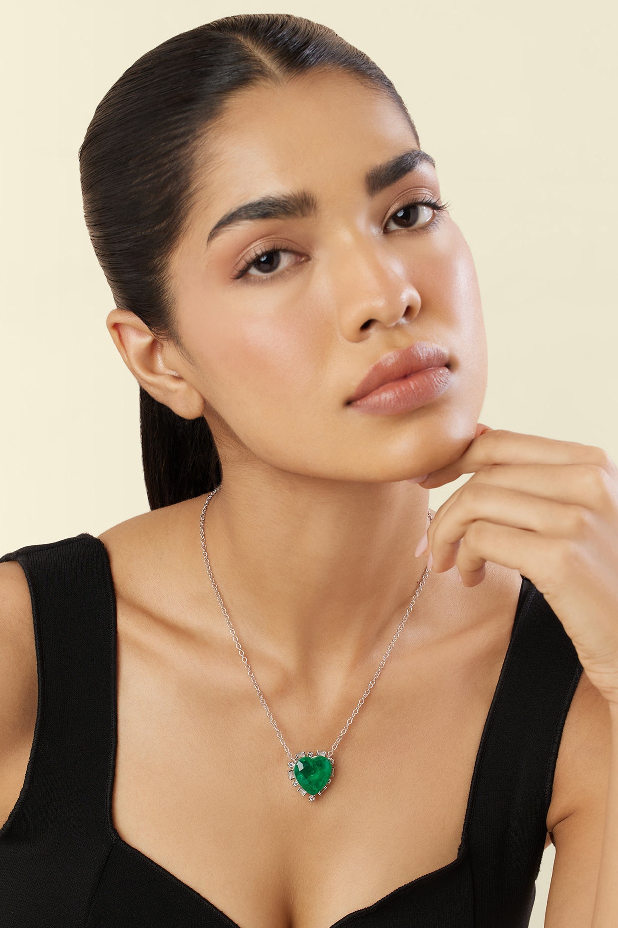 Emerald Heart Pendant Necklace In Rhodium Plating