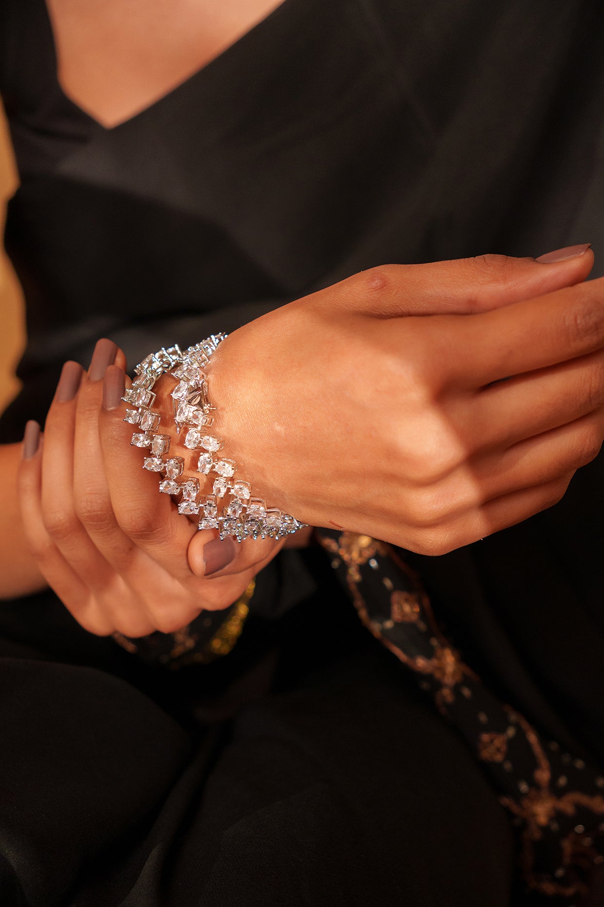 Fauzia White Diamond Kadas