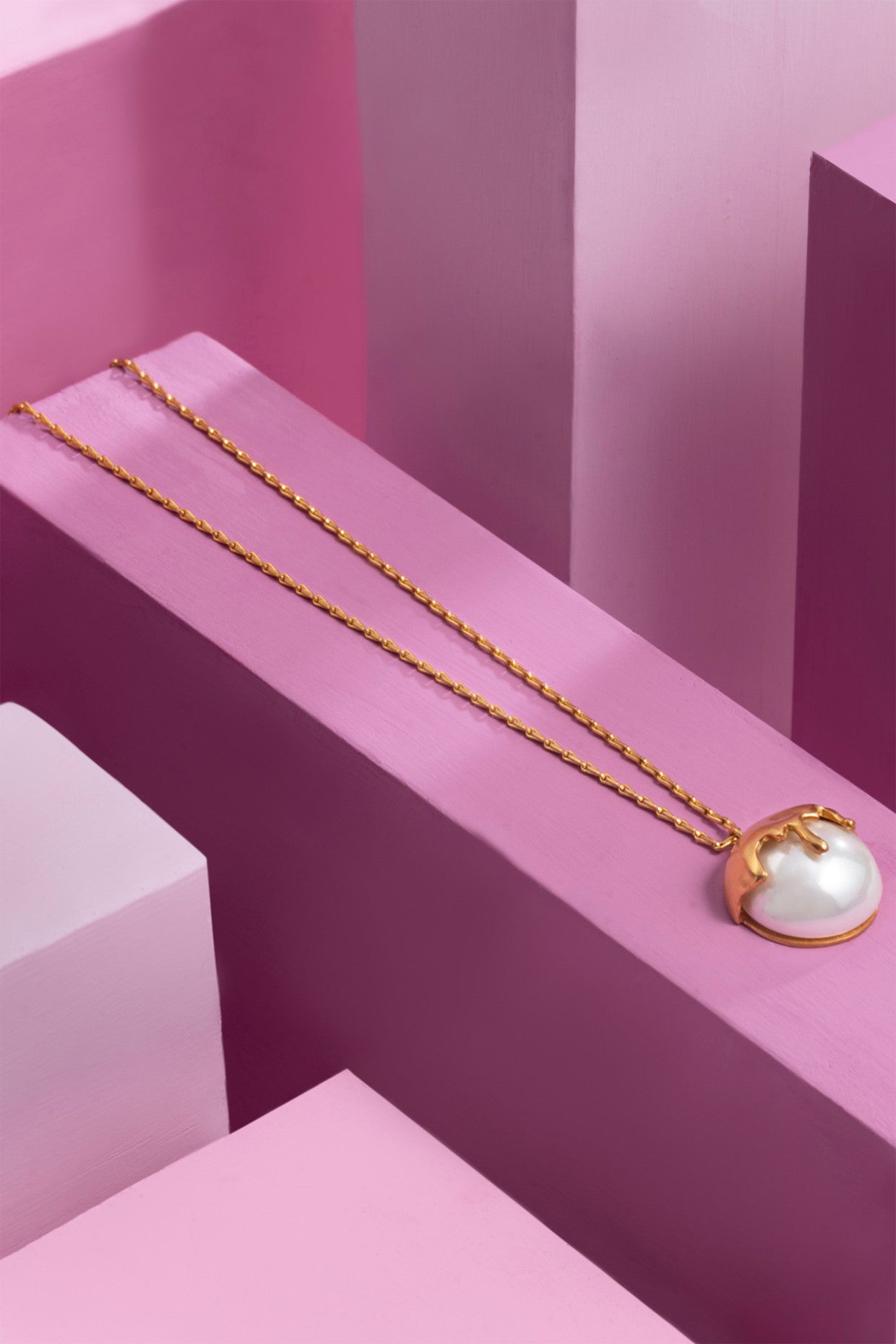 Dune Pearl Pendant Necklace 22Kt Gold-Plated