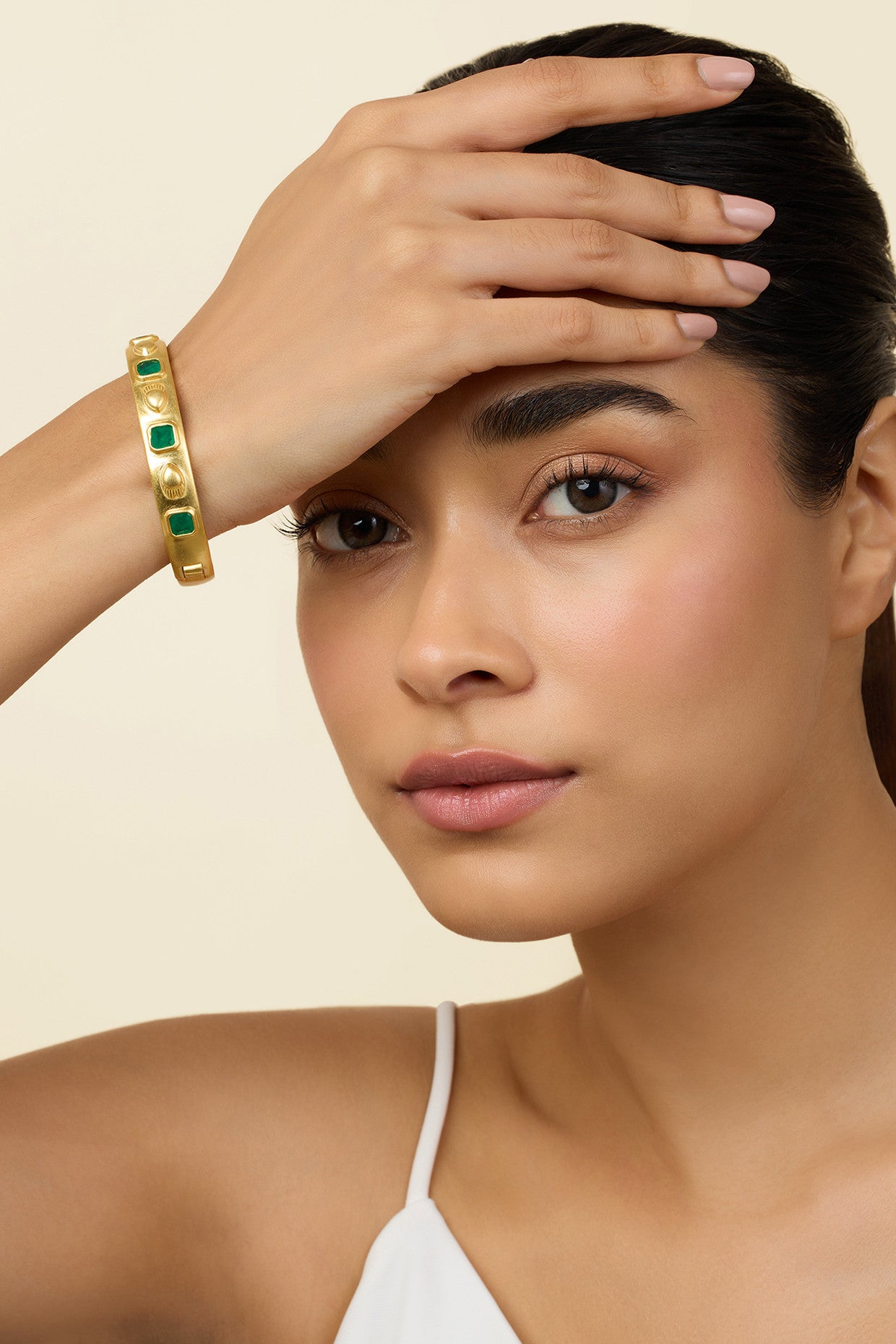 Emerald Oval Hinge Bangle