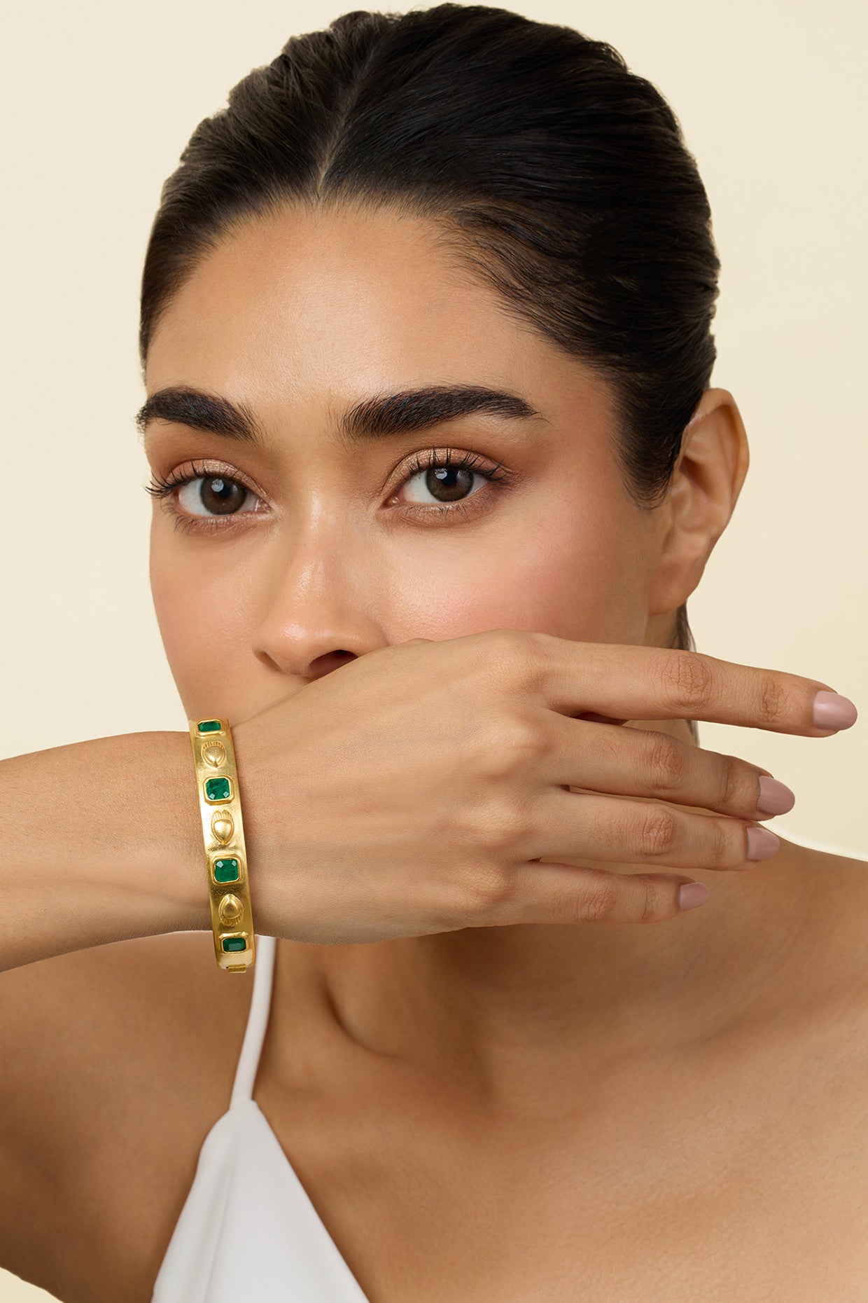 Emerald Oval Hinge Bangle