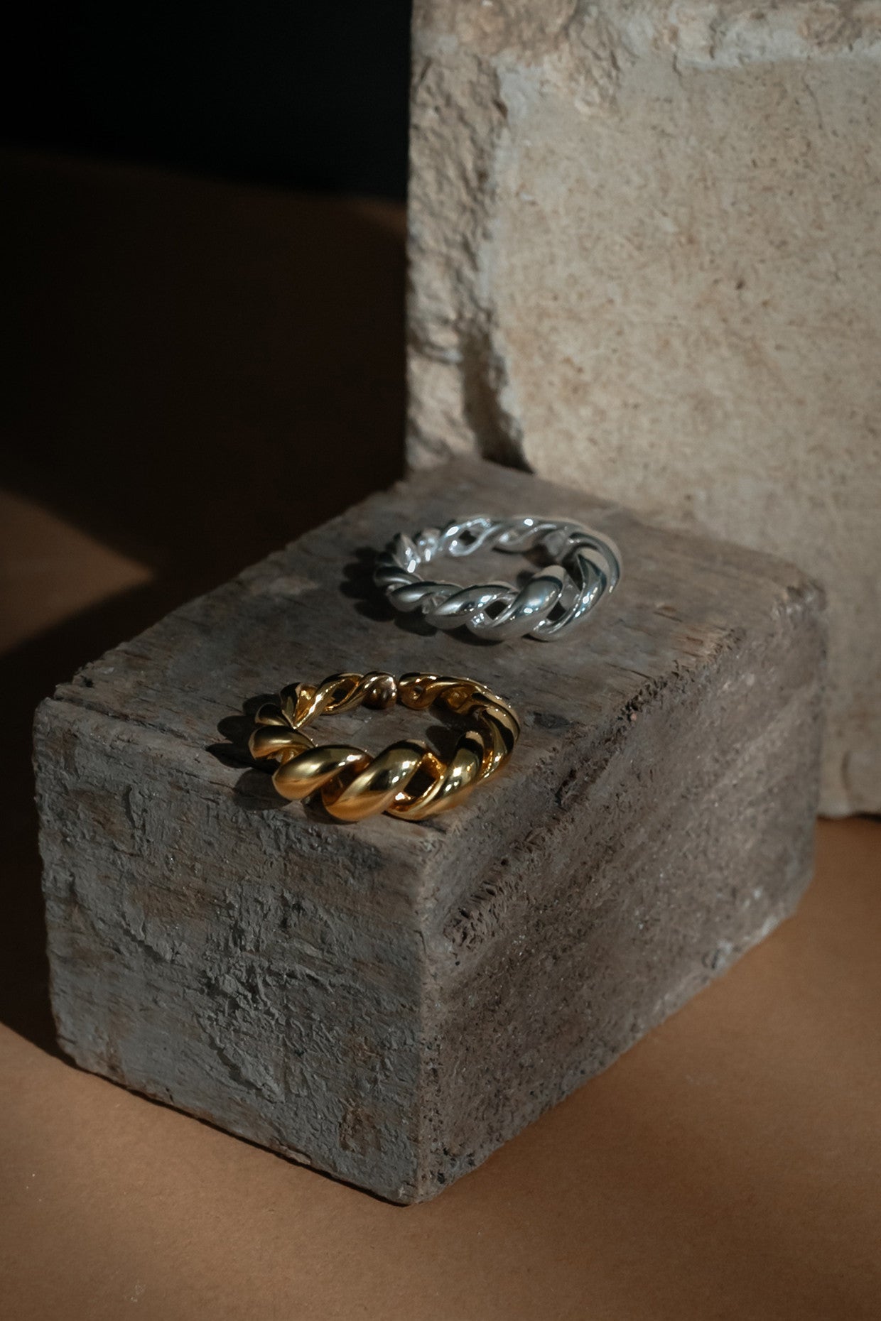 Gemma Twist Gold Ring