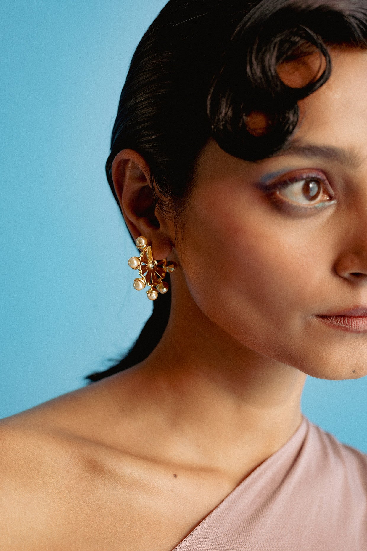 Honey Gold Old Daisy Earrings