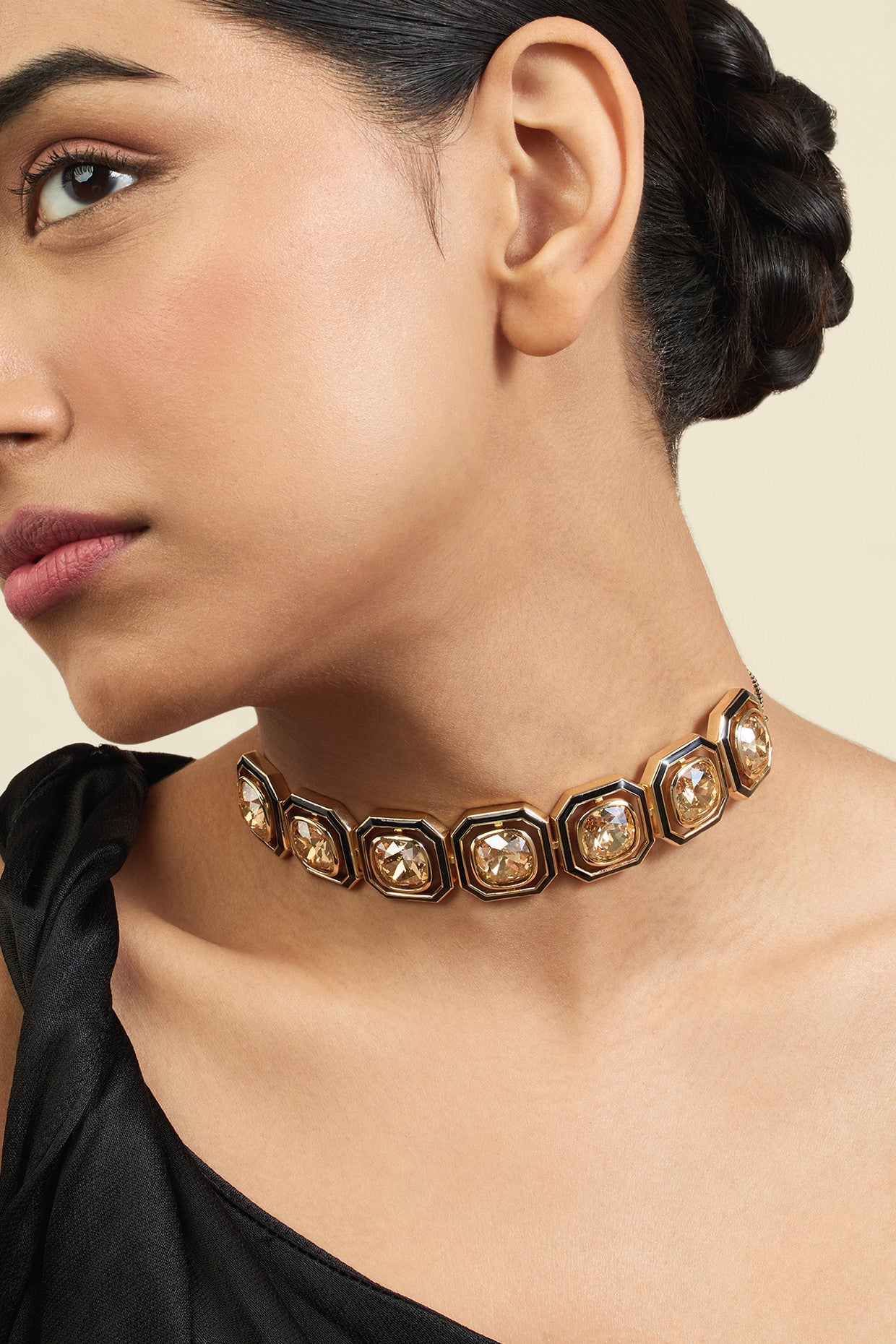 Mocha Mousse Choker Necklace 18Kt Gold Plated