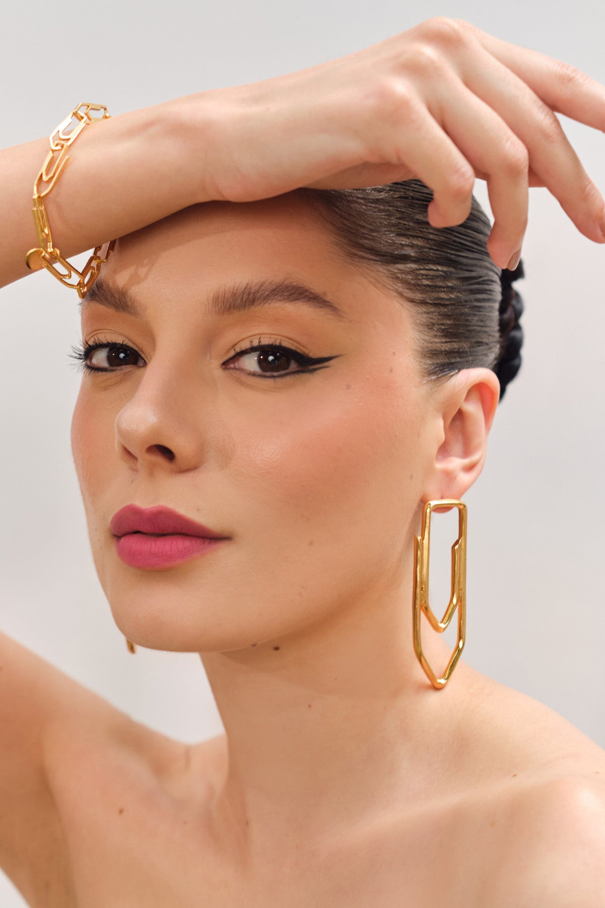 Paper Clip Studs Earrings 22Kt Gold-Plated