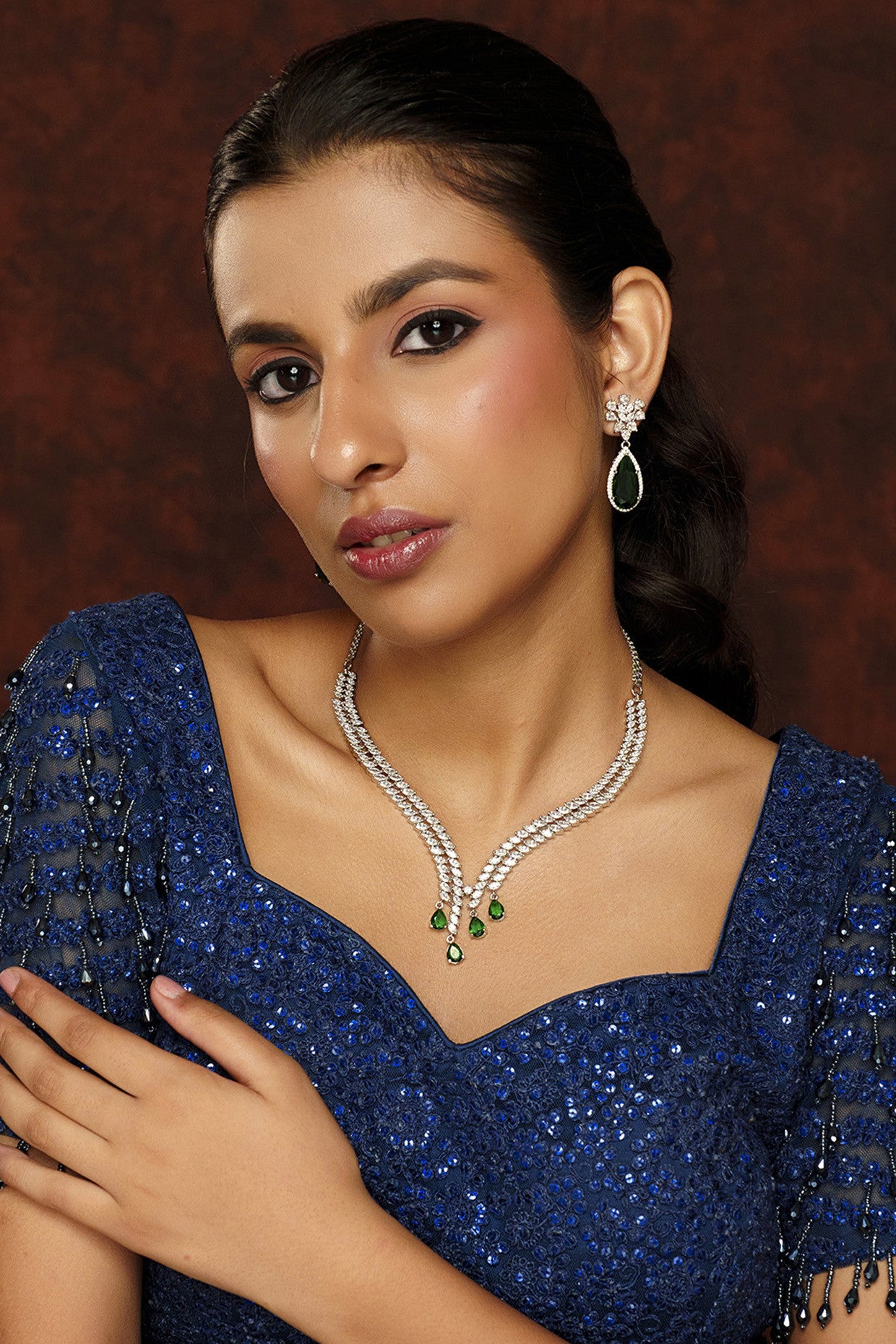 Jeshna Emerald Diamond Necklace Set