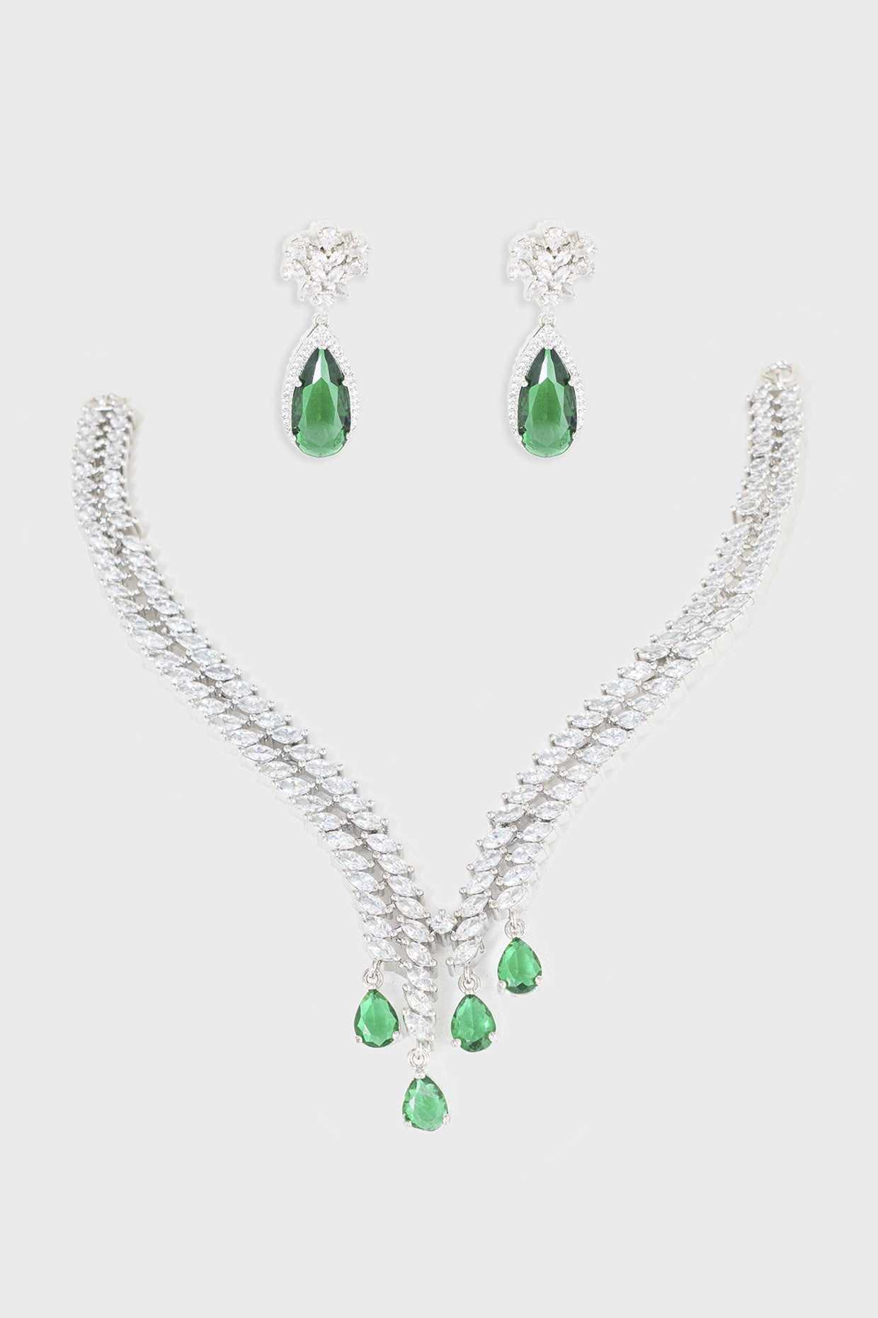 Dumeli Kundan Choker Set