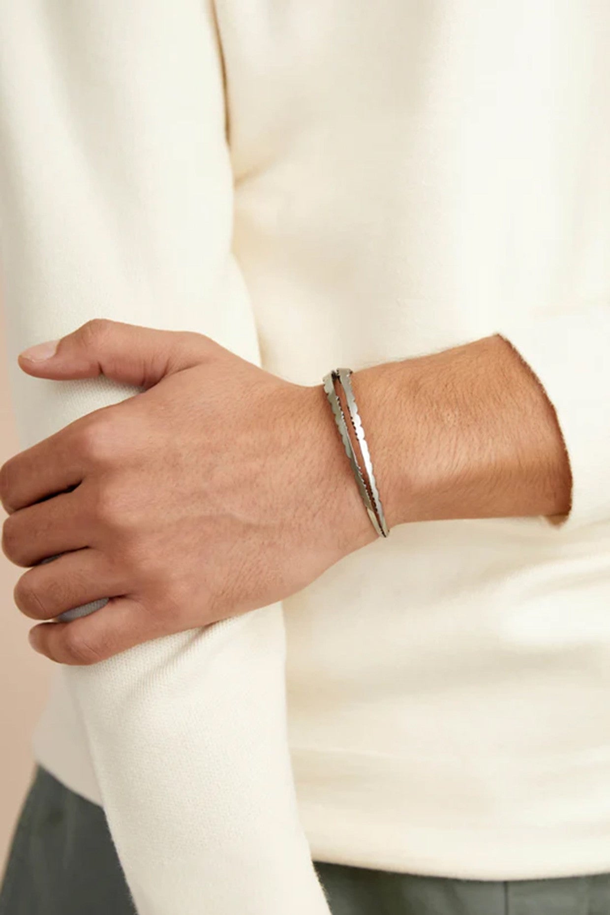 Silver Razor Handcuff