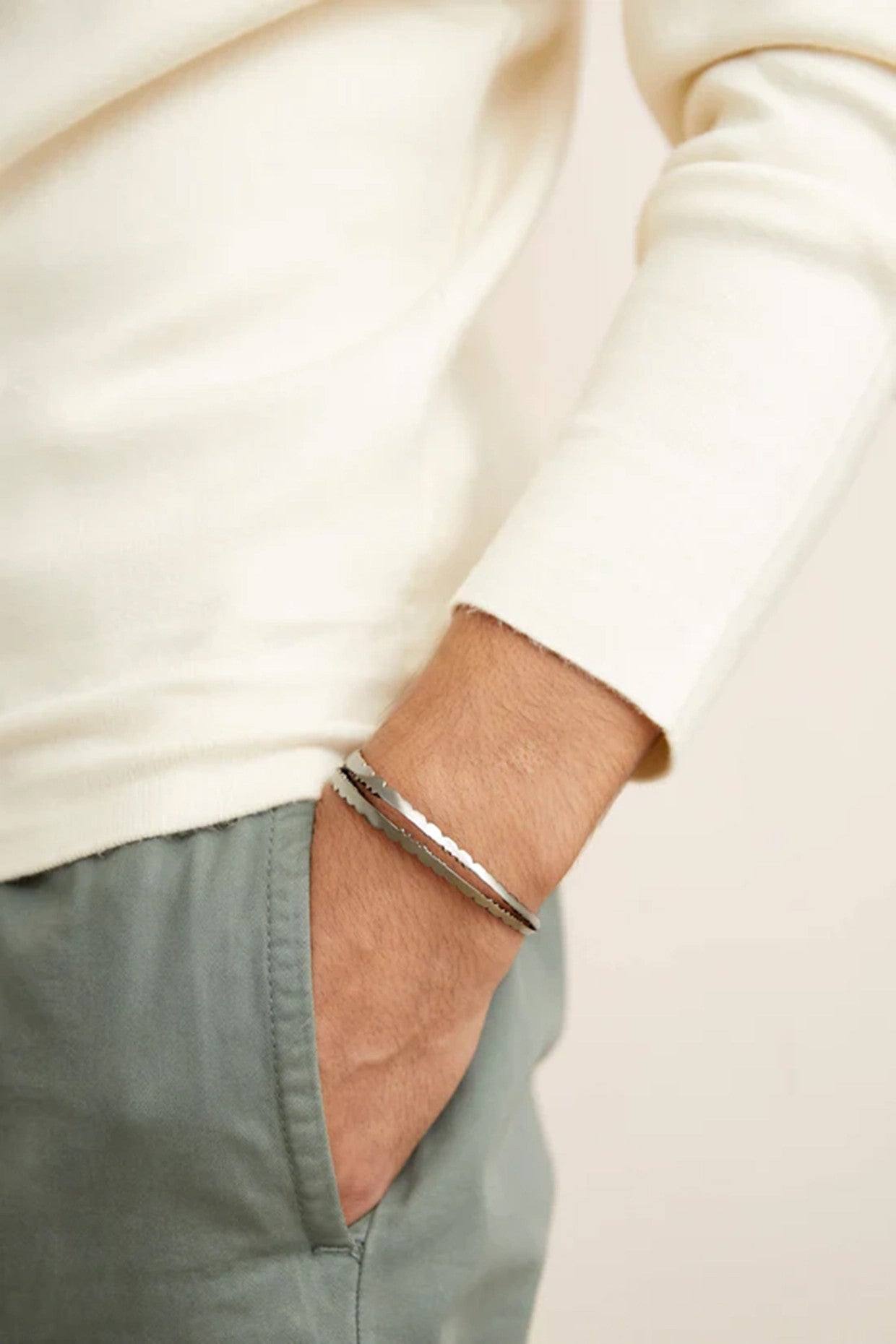 Silver Razor Handcuff