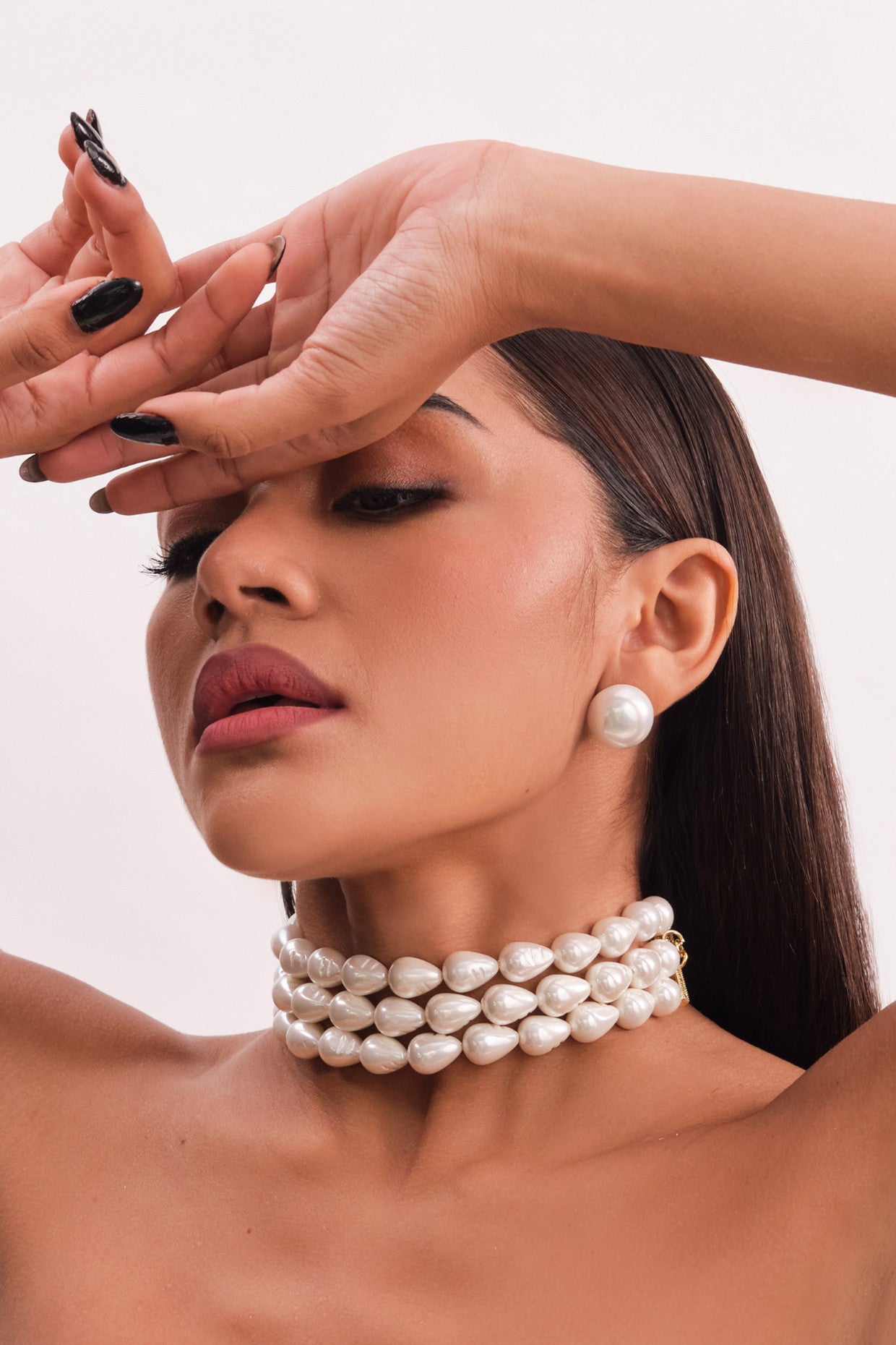 Drops Pearl Choker - White