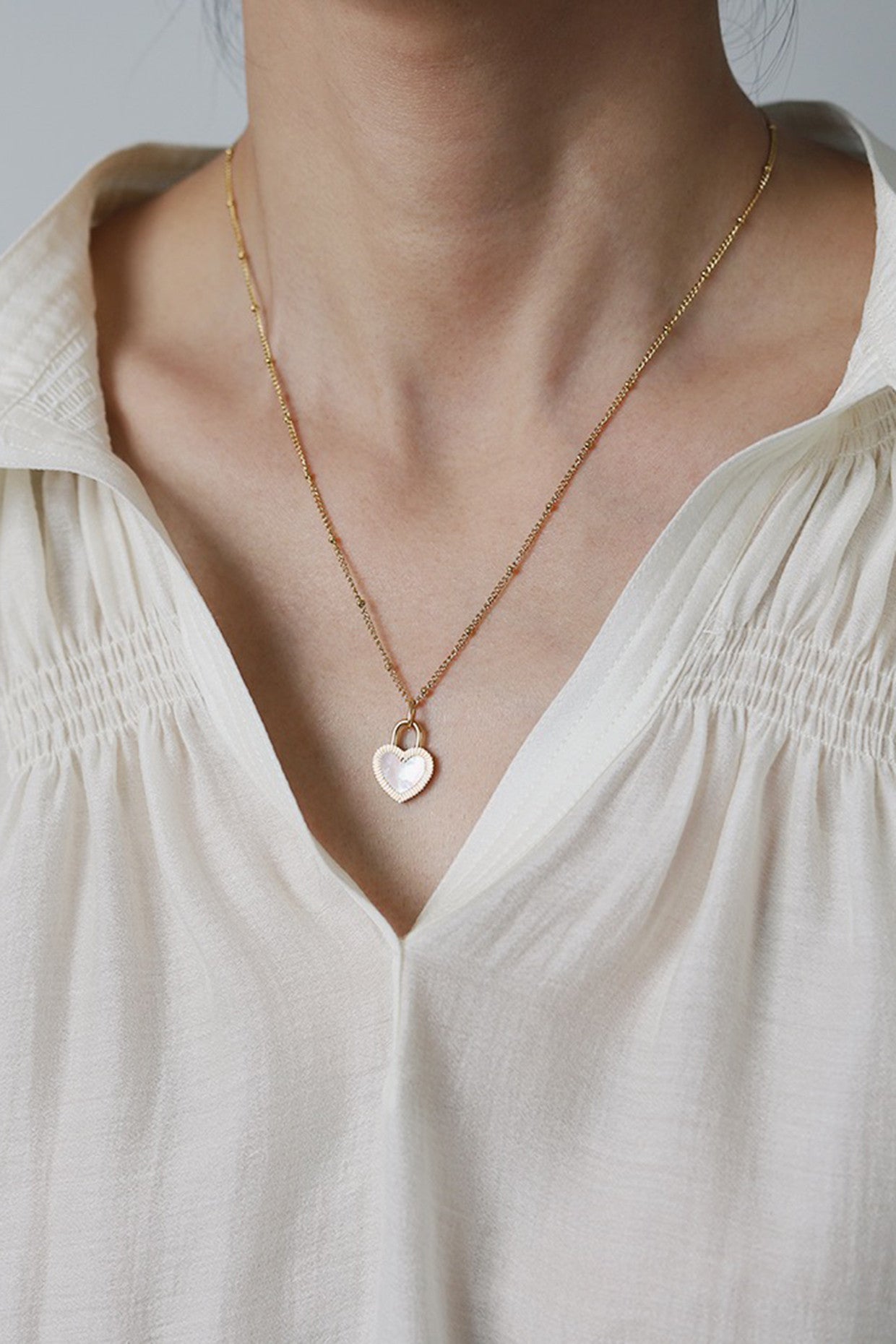 18k Mother of Pearl Heart Necklace
