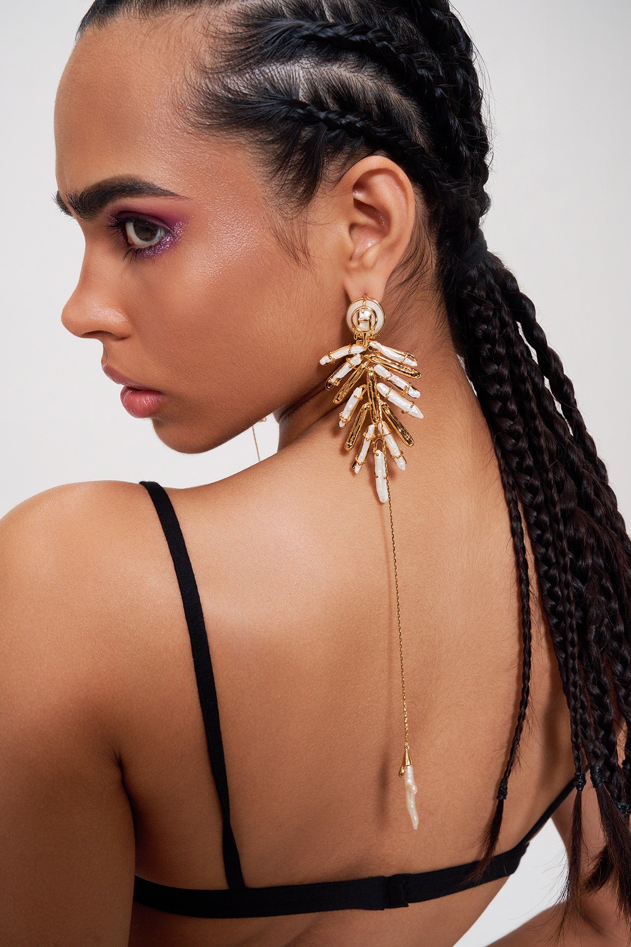 22kt Gold Plated Pearl Shoulder Grazers