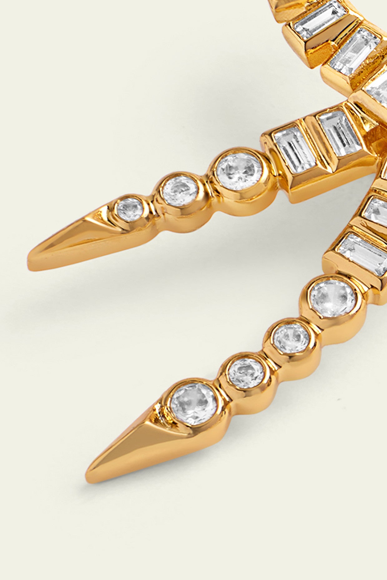 Bow Spiked Studs