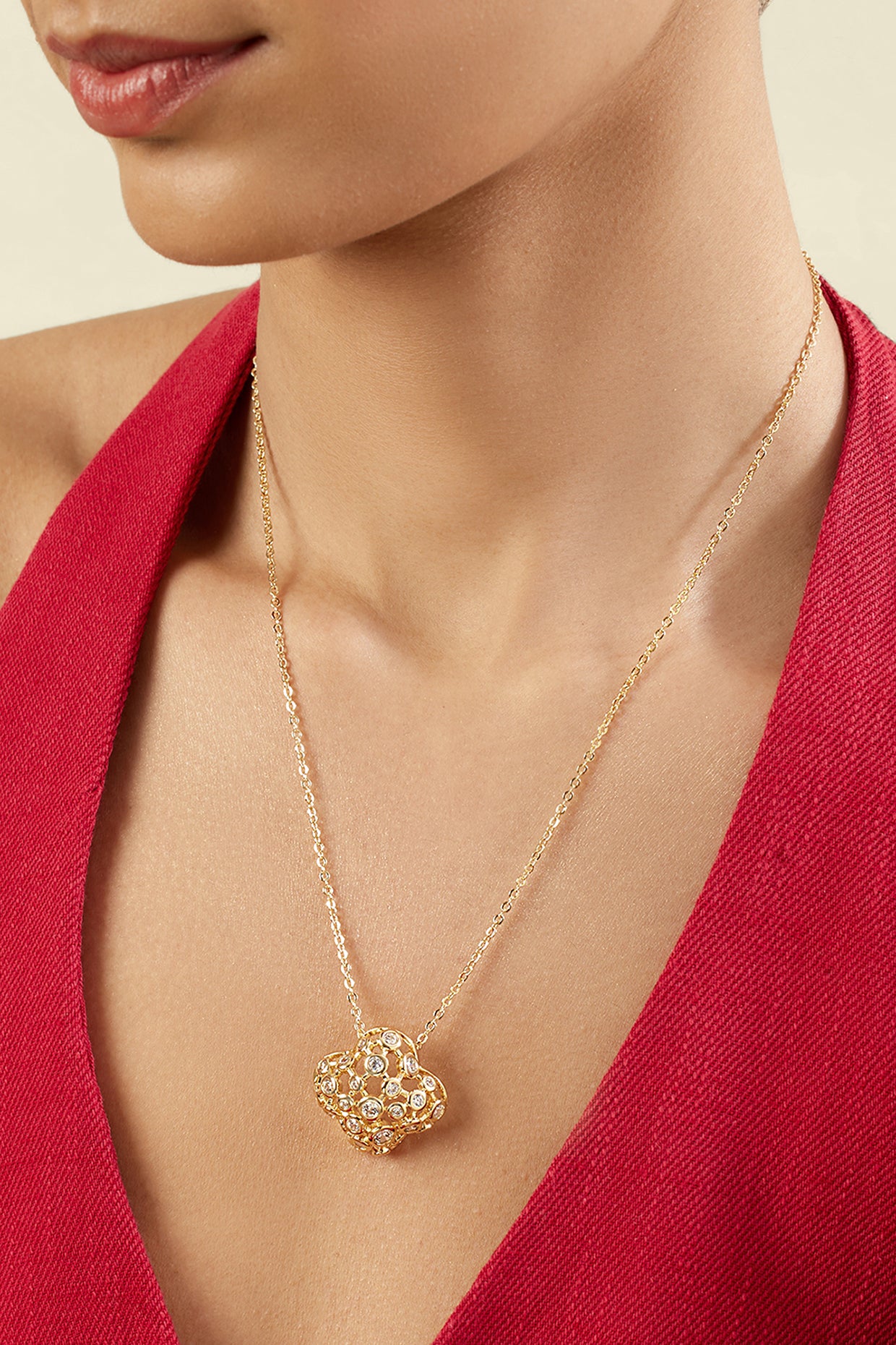 Coroa Pendant Necklace In 18Kt Gold Plated