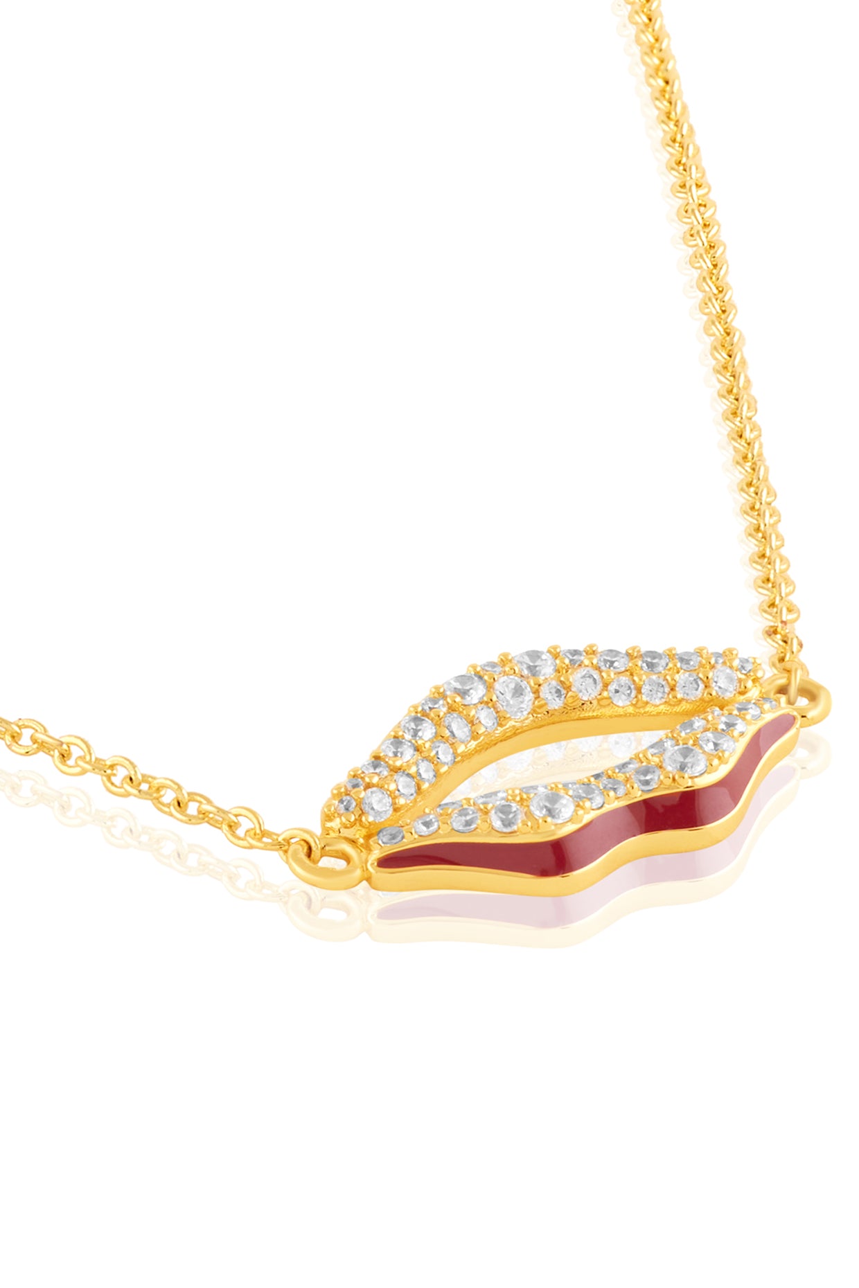 Skylaire Lip Pendant Necklace In 18Kt Gold Plated
