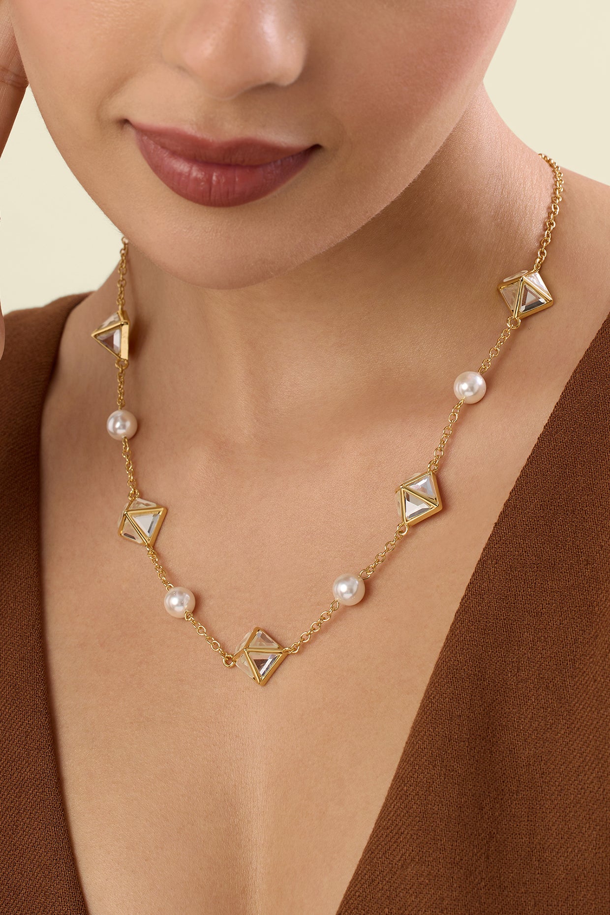 Pyramid Mirror & Pearl Necklace 18Kt Gold Plated
