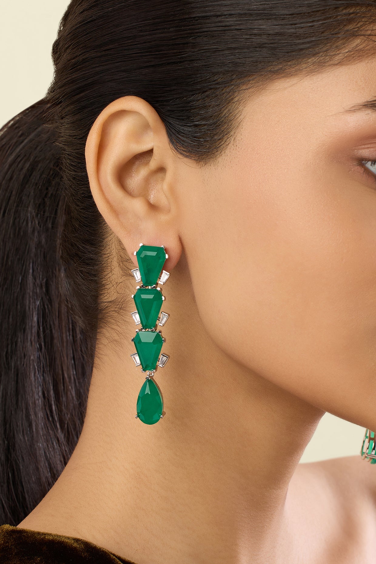 Metropole Emerald Danglers In Rhodium Plated