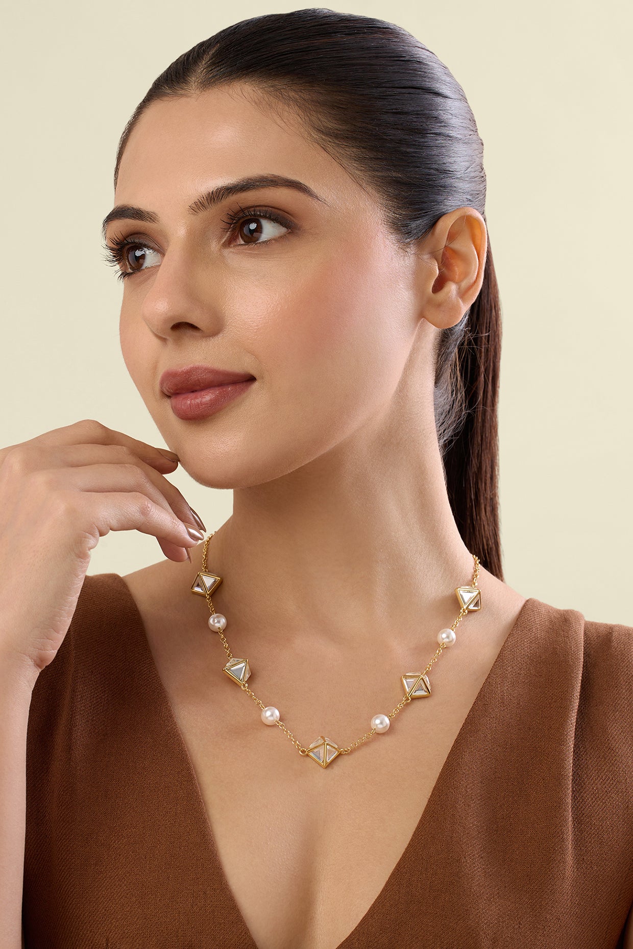 Pyramid Mirror & Pearl Necklace 18Kt Gold Plated