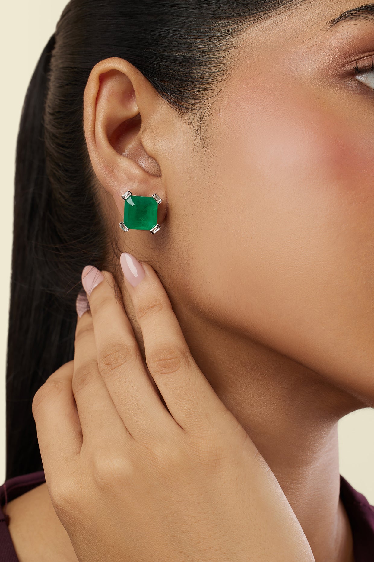 Emerald Luxe Square Studs In Rhodium Plating
