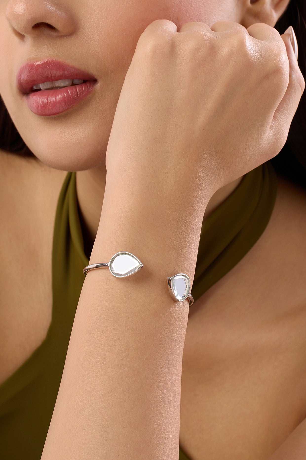 Silver Dew Drop Mirror Slim Cuff In Rhodium Plated