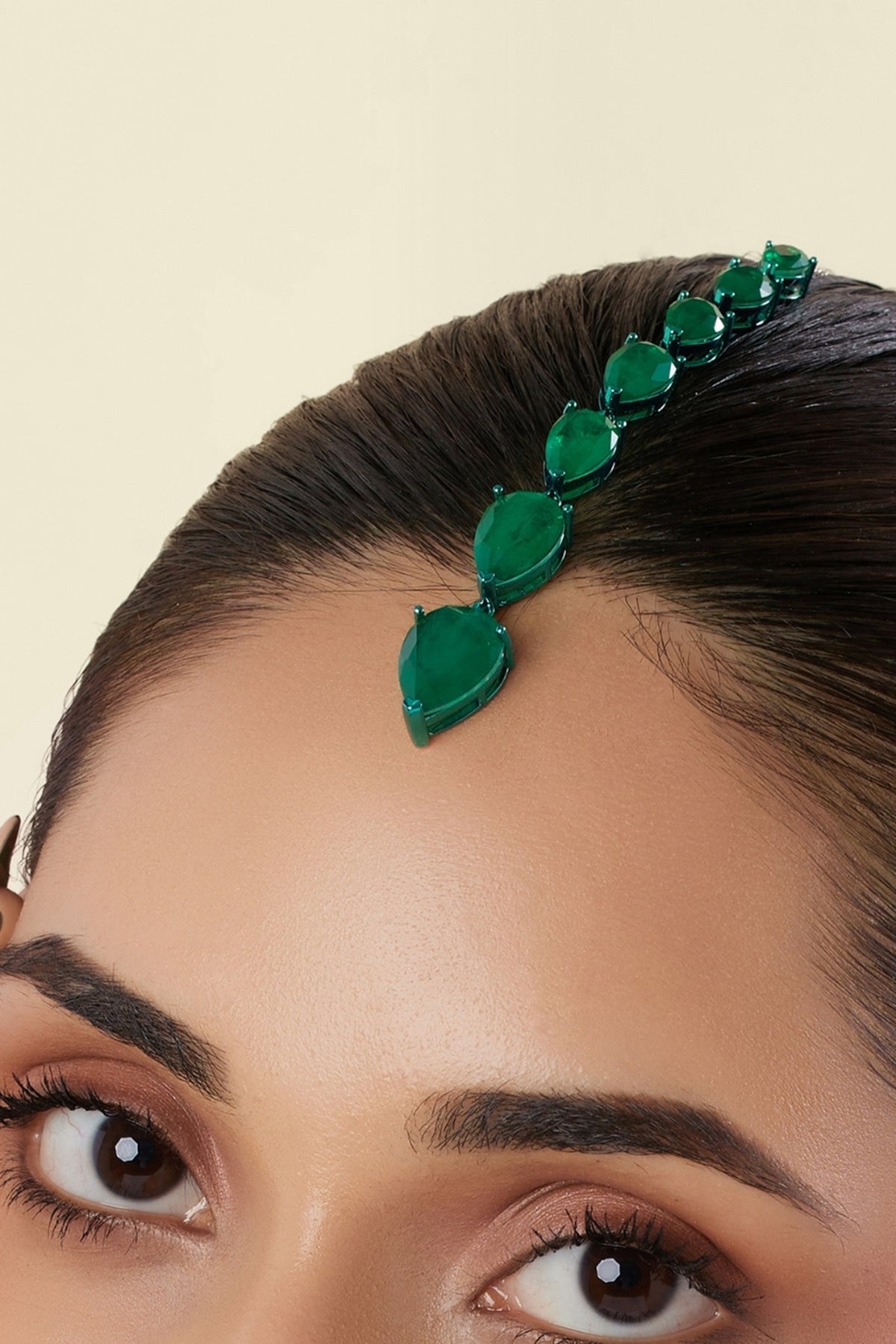 Emeraldine Botox Maang Tikka