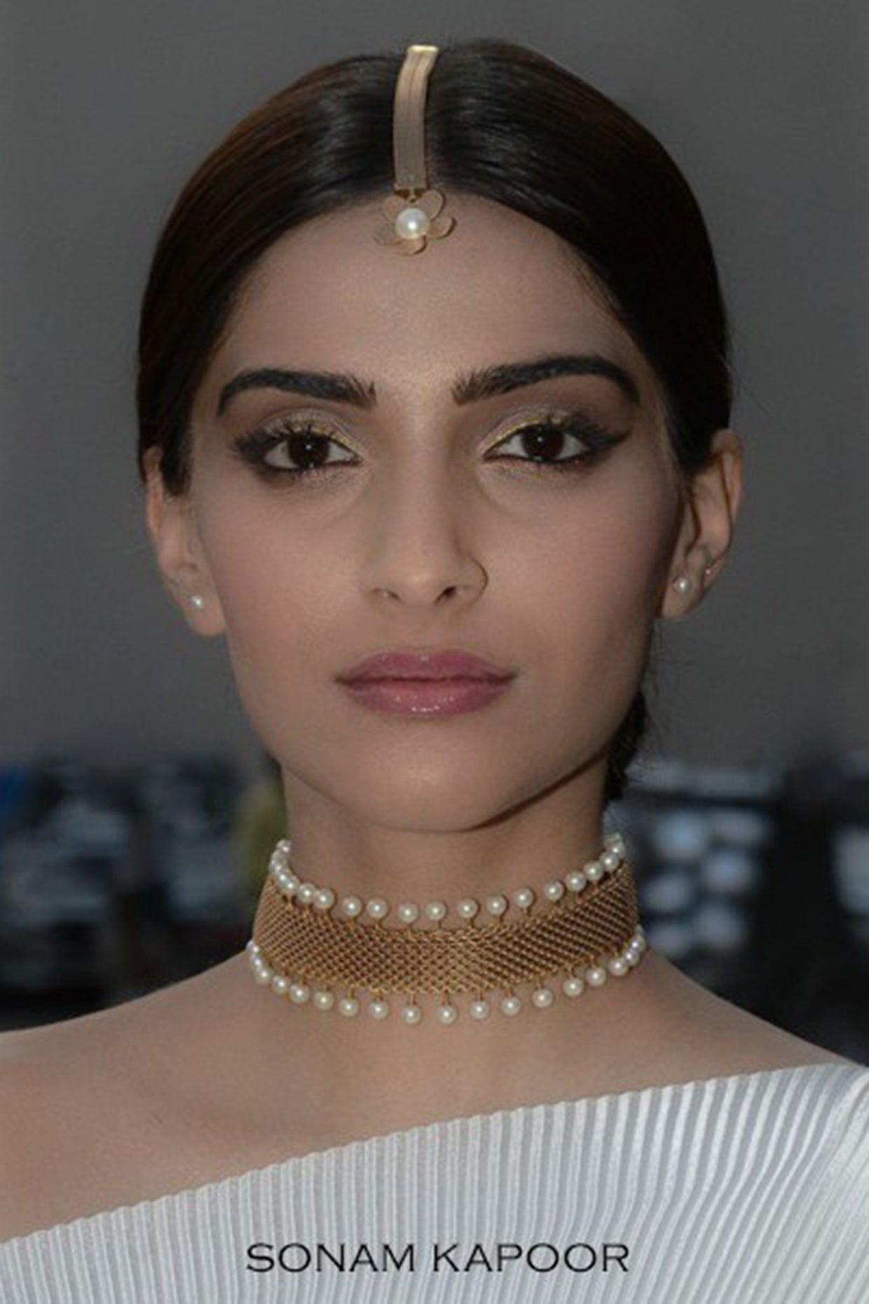 Golden Mesh and Pearl Choker worn by Sonam Kapoor