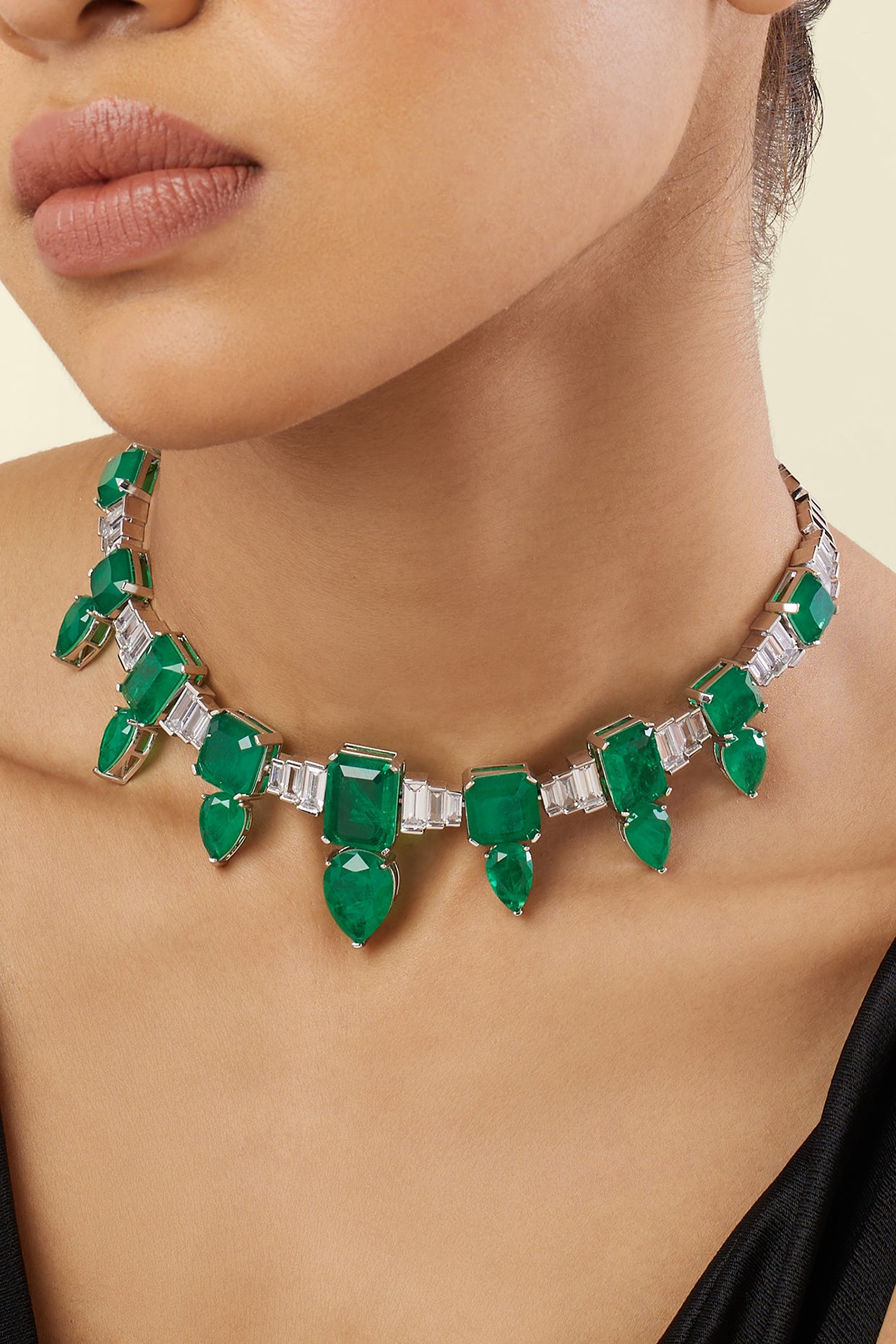 Emerald Celestial Luxe Choker Necklace In Rhodium Plating
