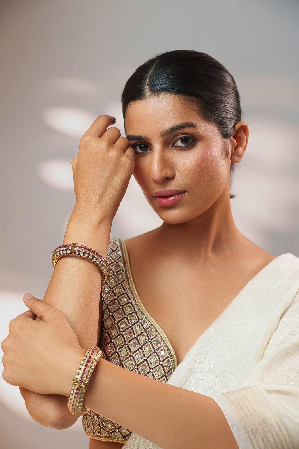 Zubaida Red Polki Kadas