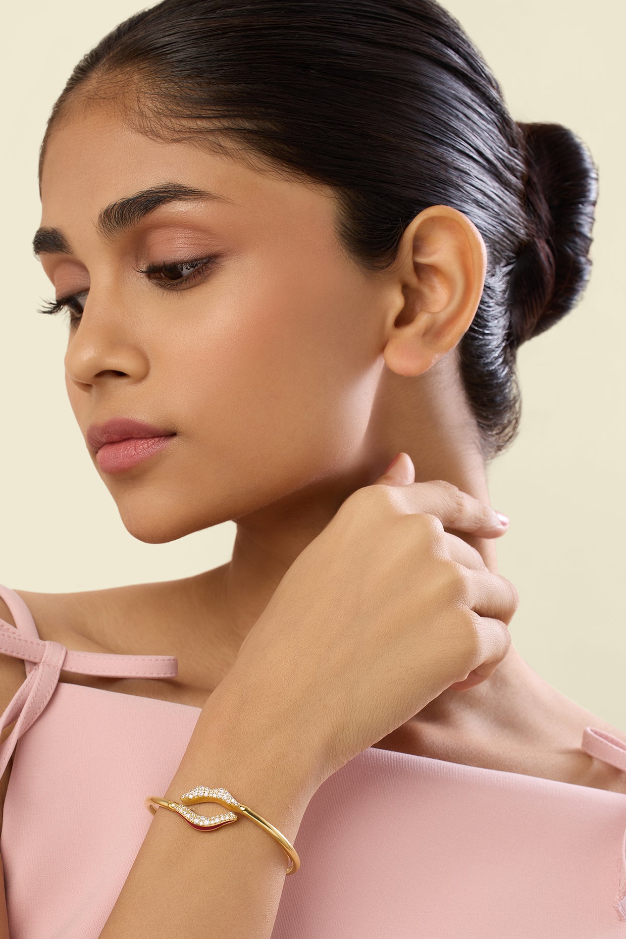 Deliria Lip Cuff In 18Kt Gold Plated