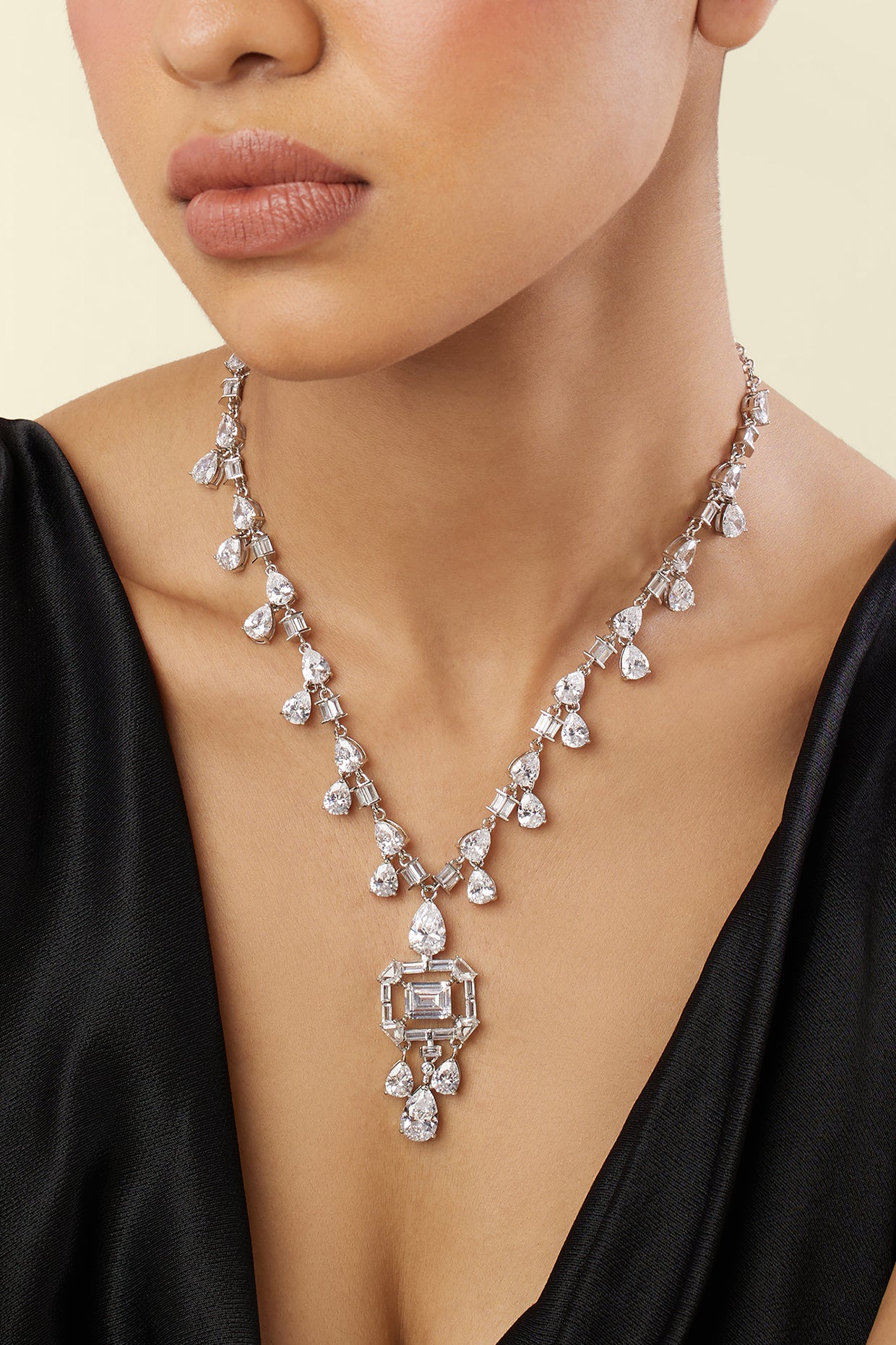 Timeless Elegance Long Necklace In Rhodium Plating